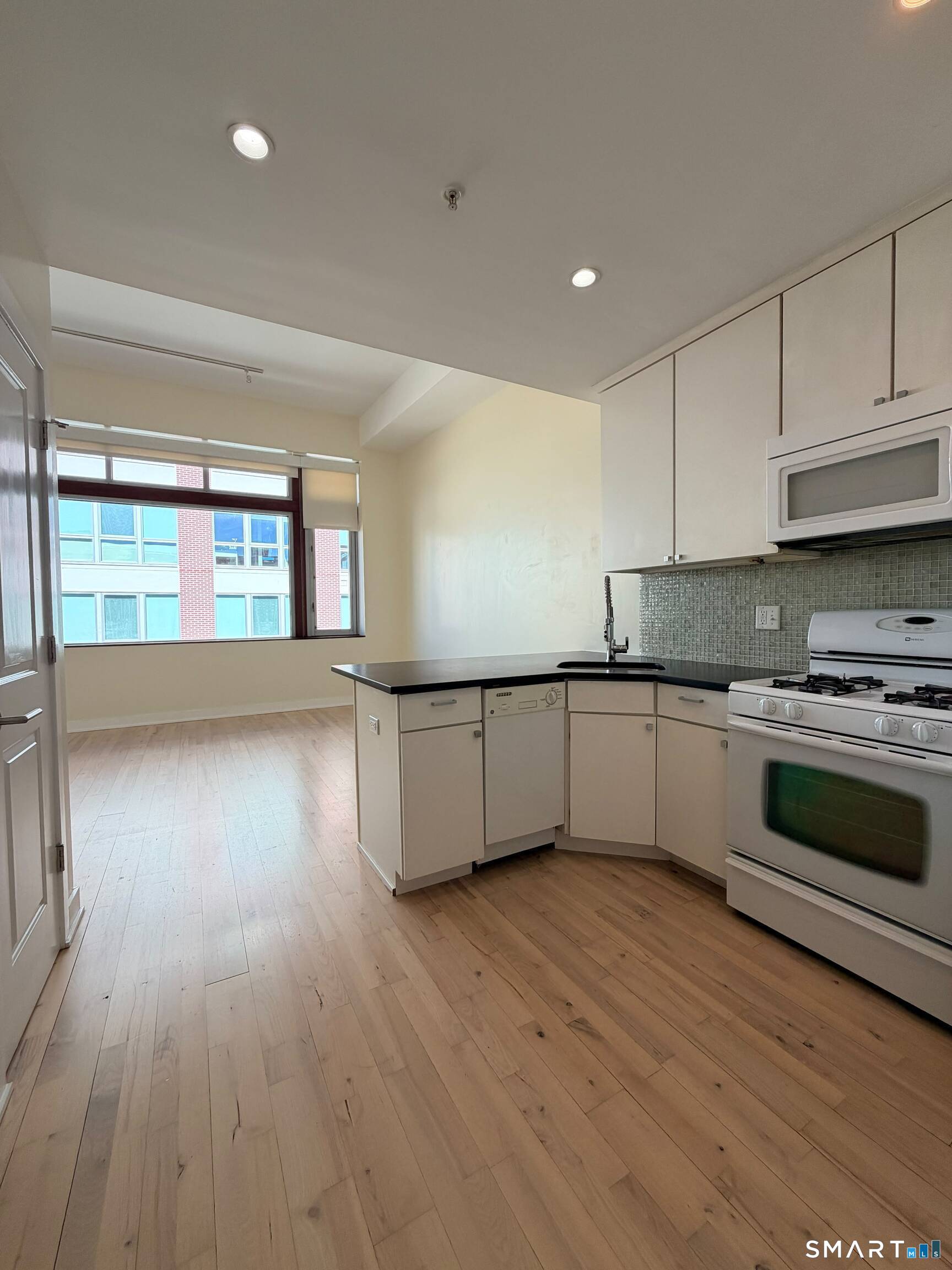 804 Chapel Street Unit #302 photo 2