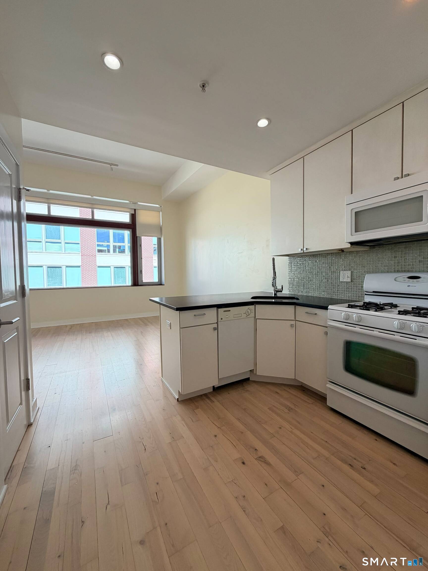 804 Chapel Street Unit #302 photo 5