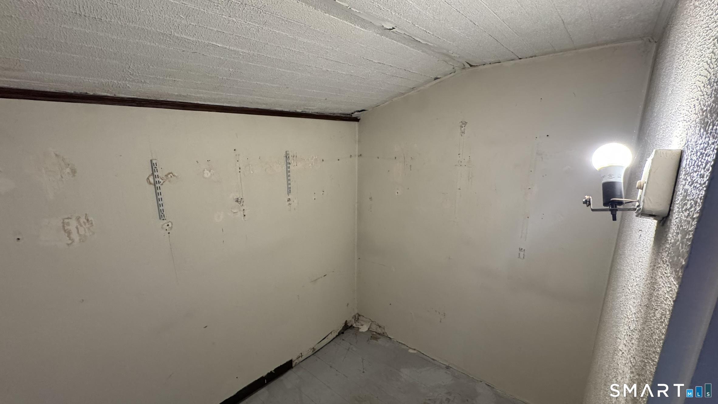 129 Newington Road photo 35