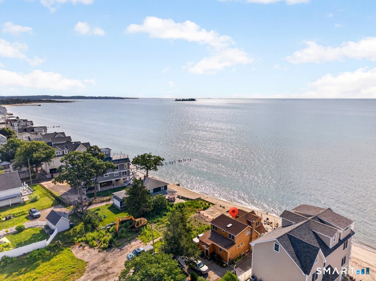 138 Shorefront Street photo 2