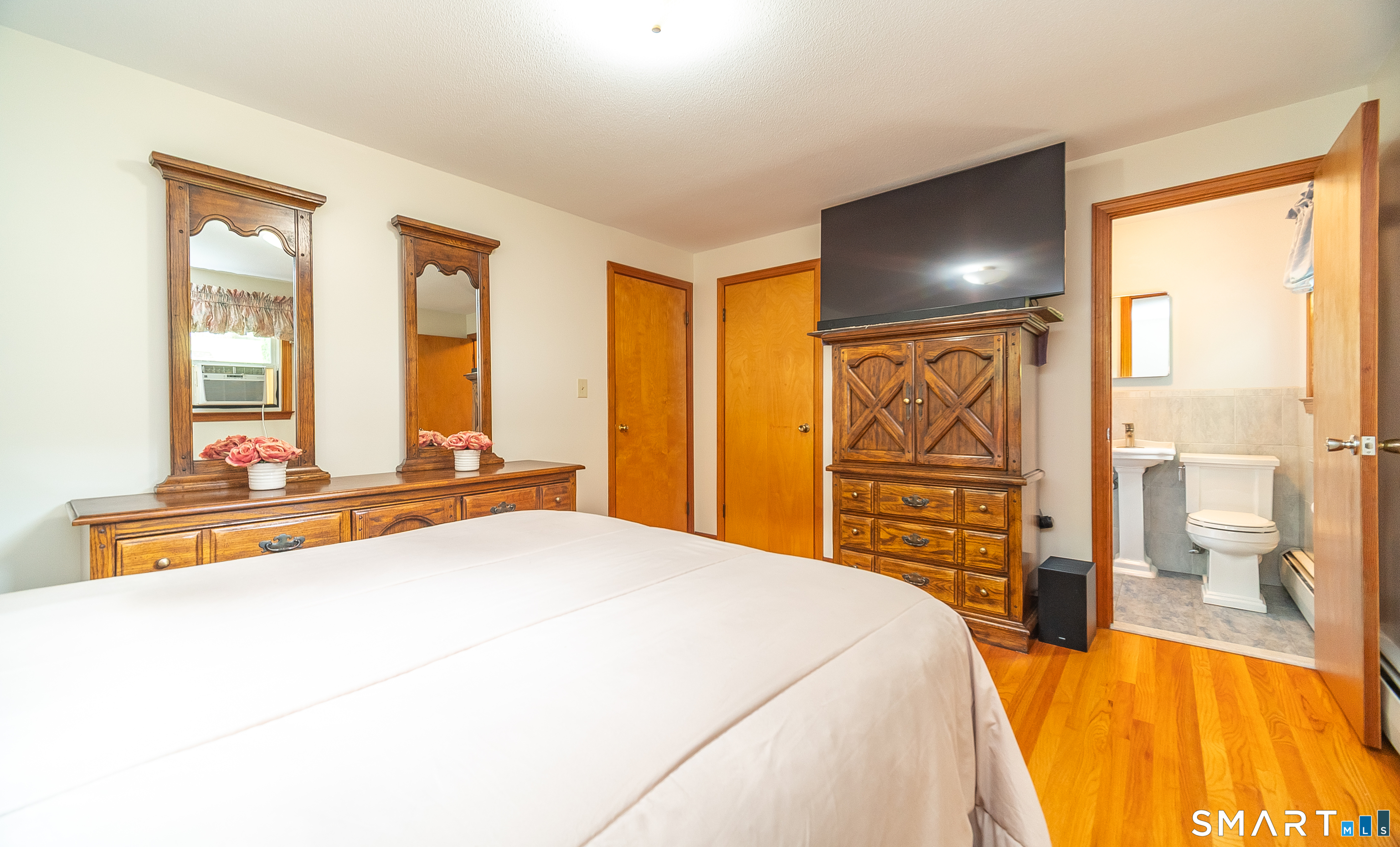 130 Lydale Place photo 12