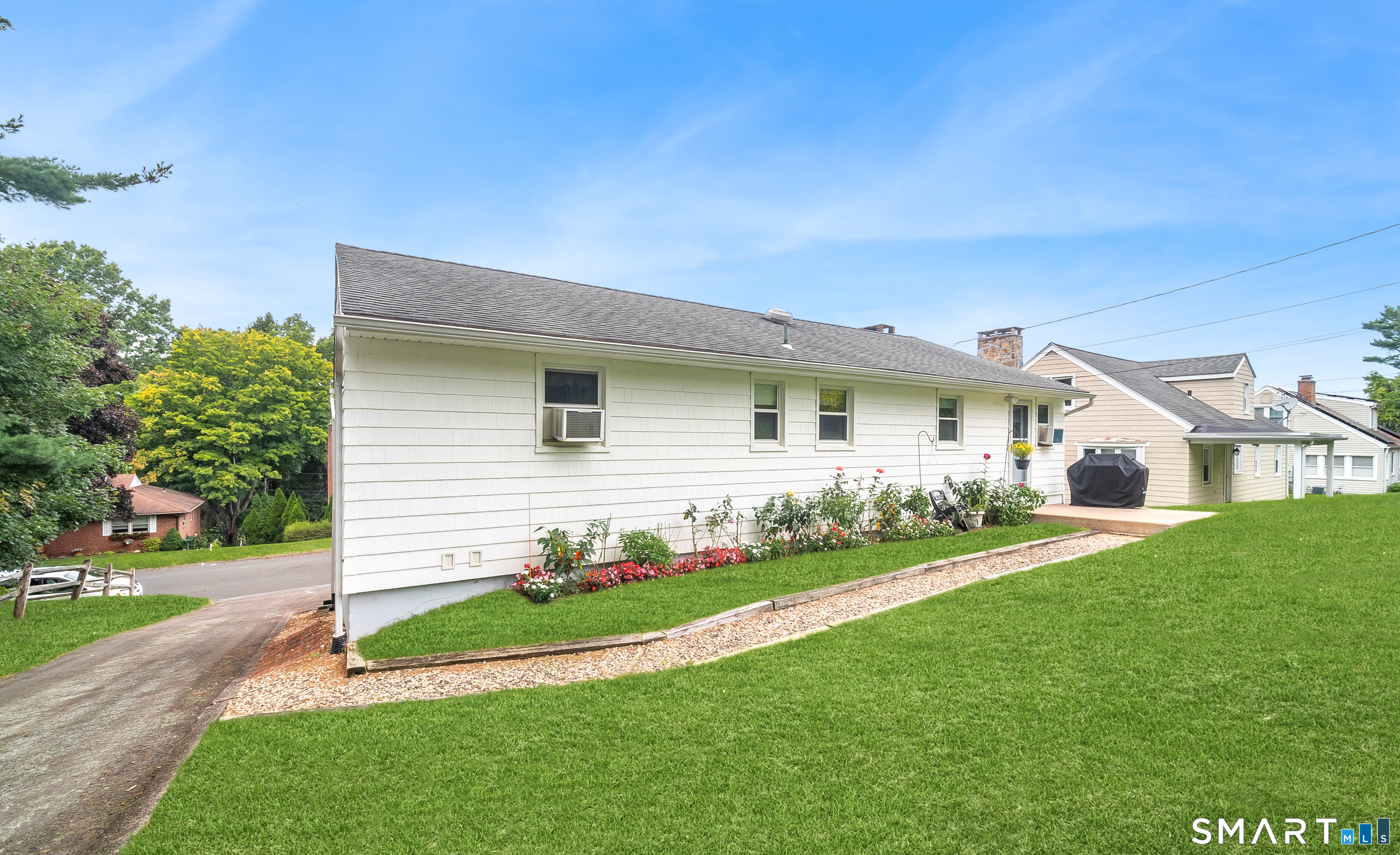 130 Lydale Place photo 26