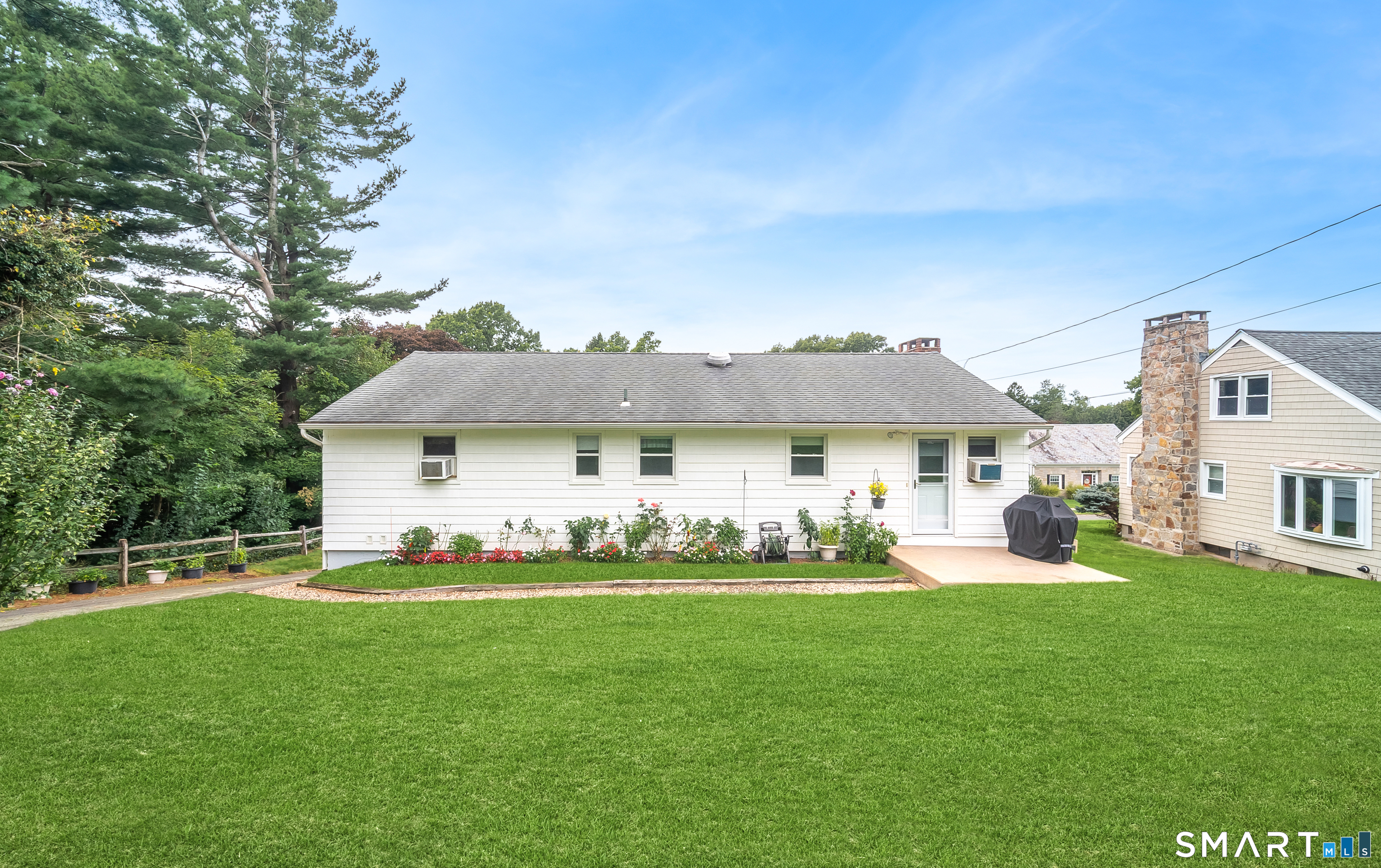 130 Lydale Place photo 27