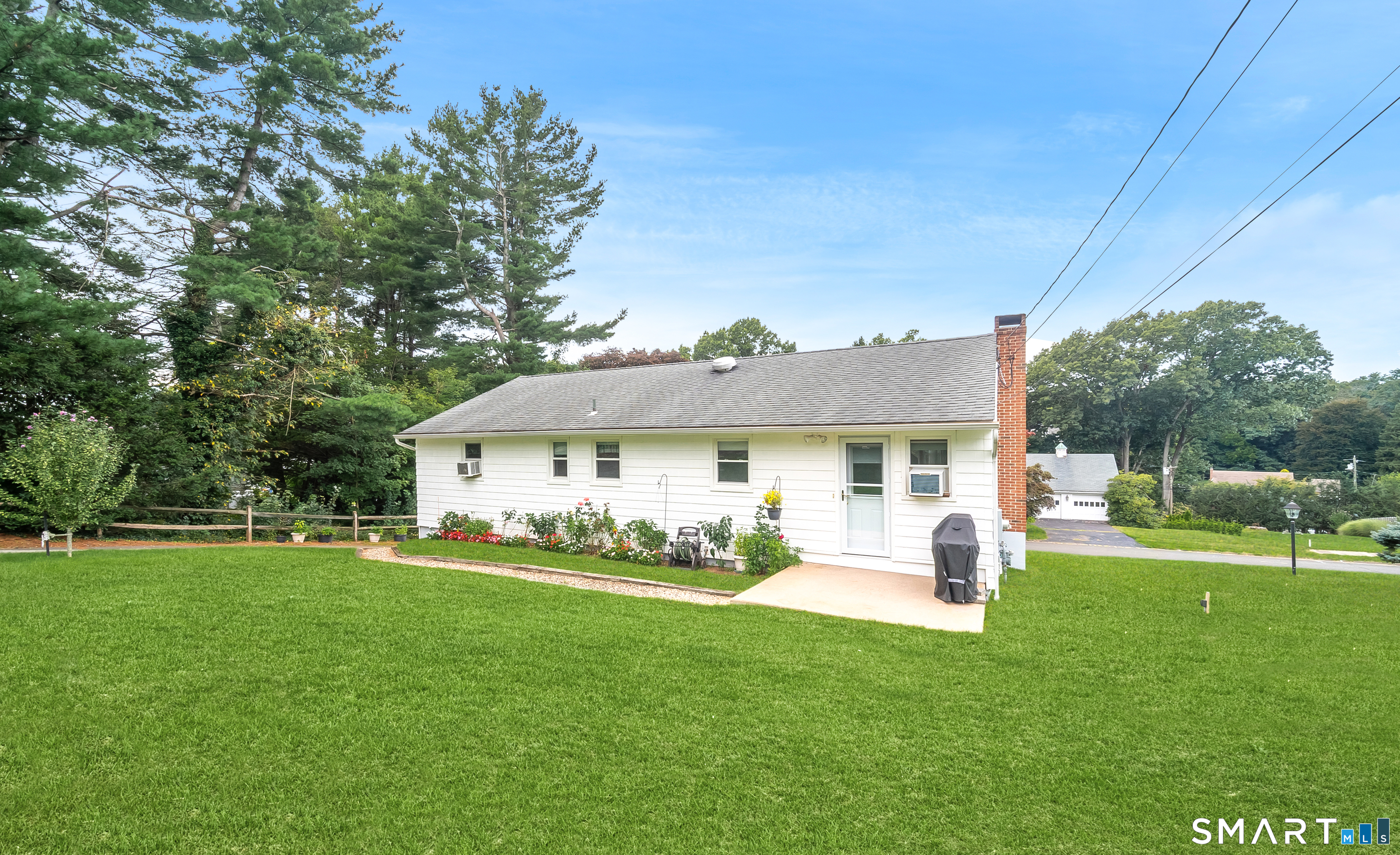130 Lydale Place photo 28