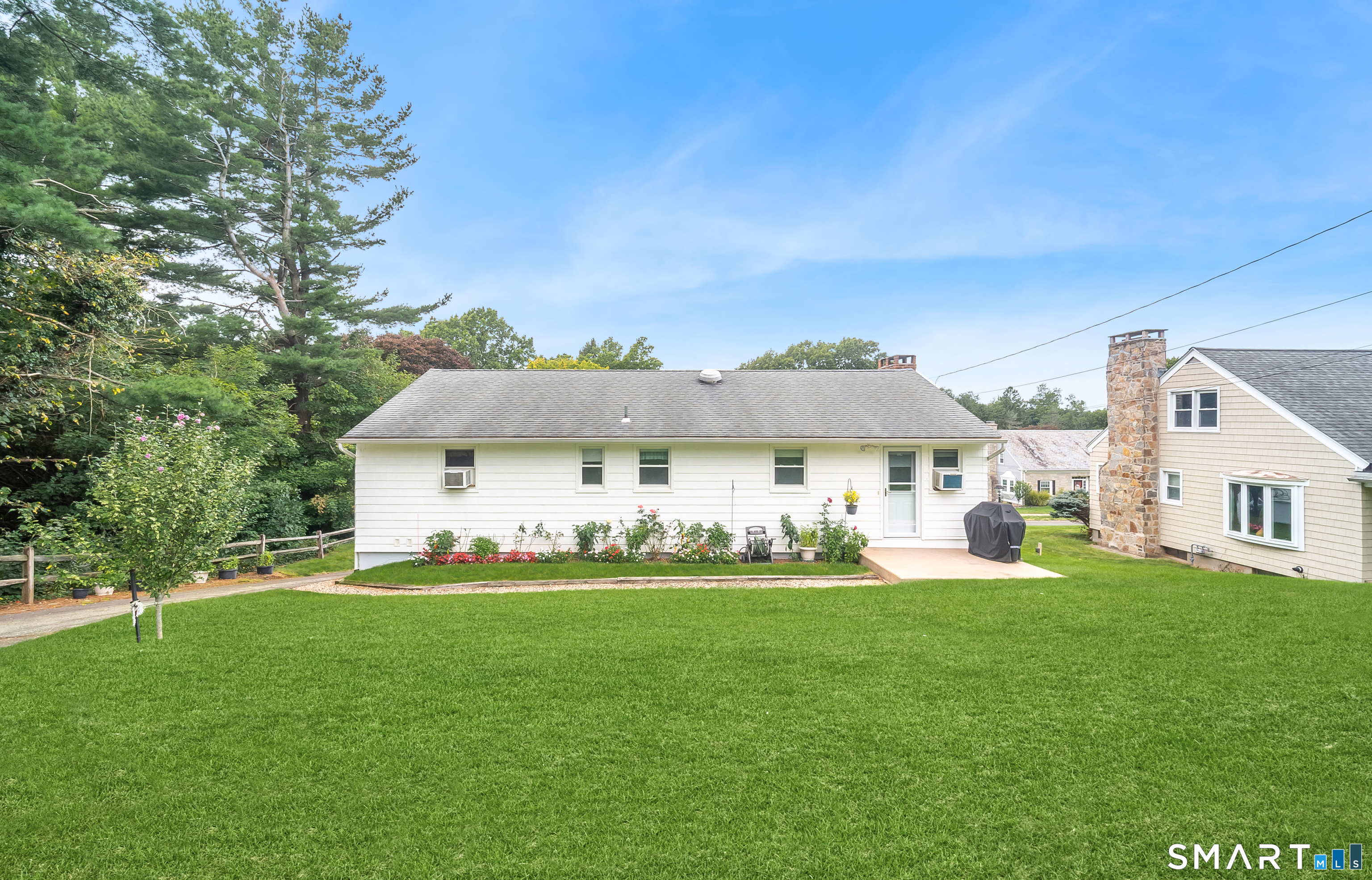 130 Lydale Place photo 29
