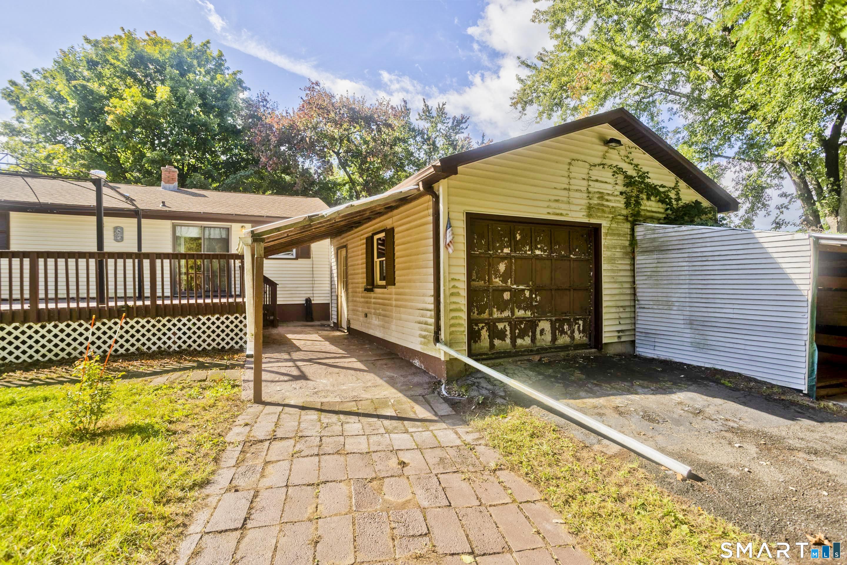 20 Laurie Drive photo 34