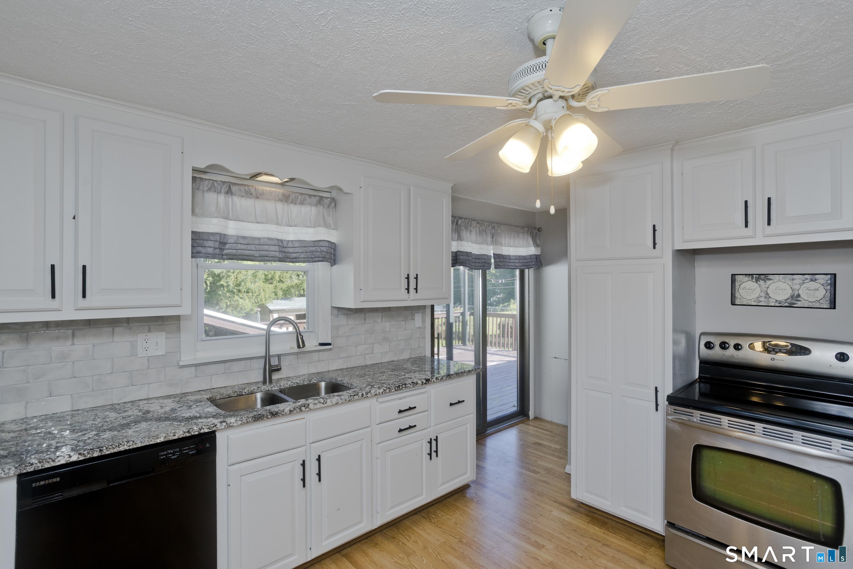 20 Laurie Drive photo 10