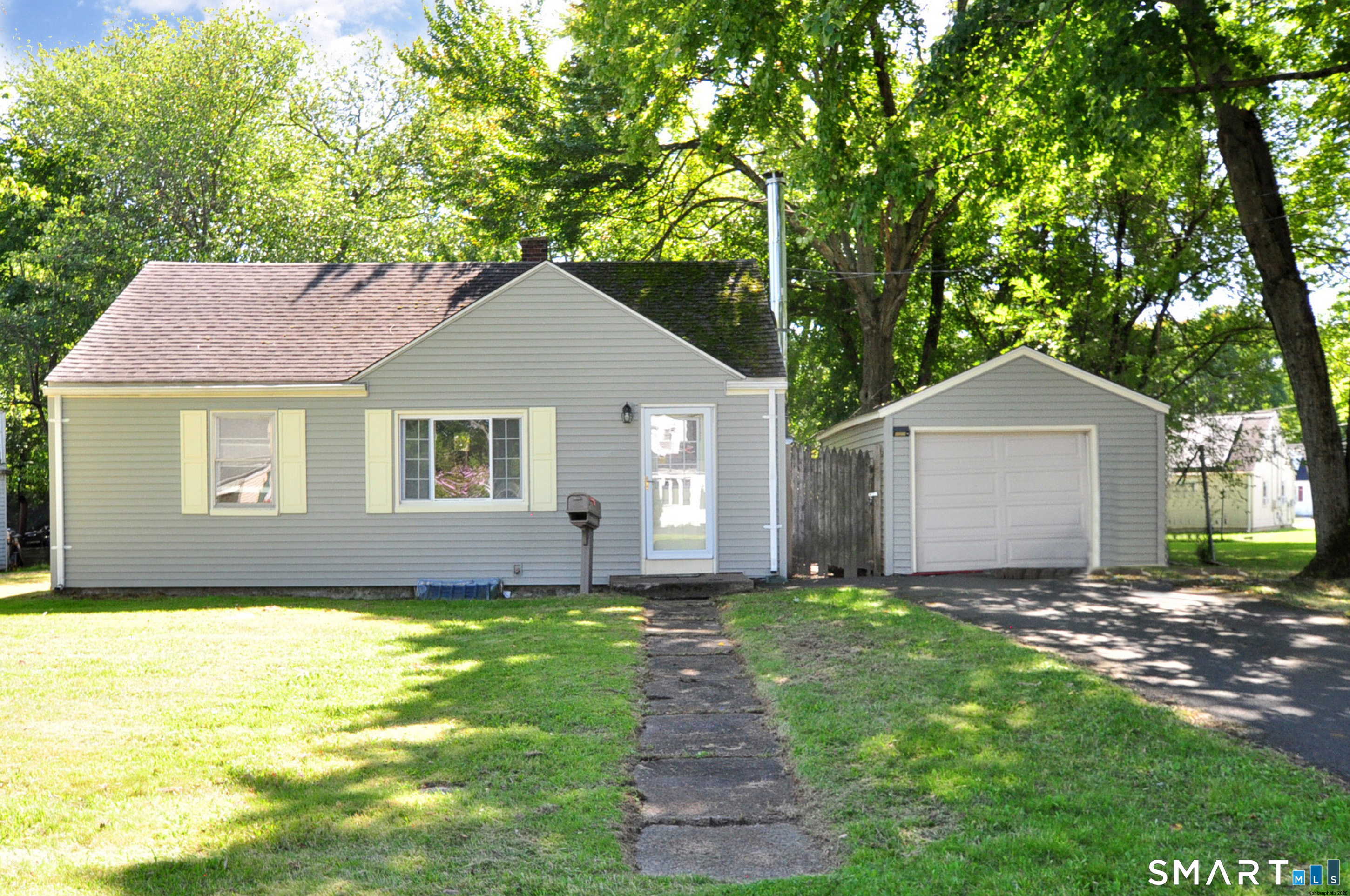 11 Tanglewood Drive