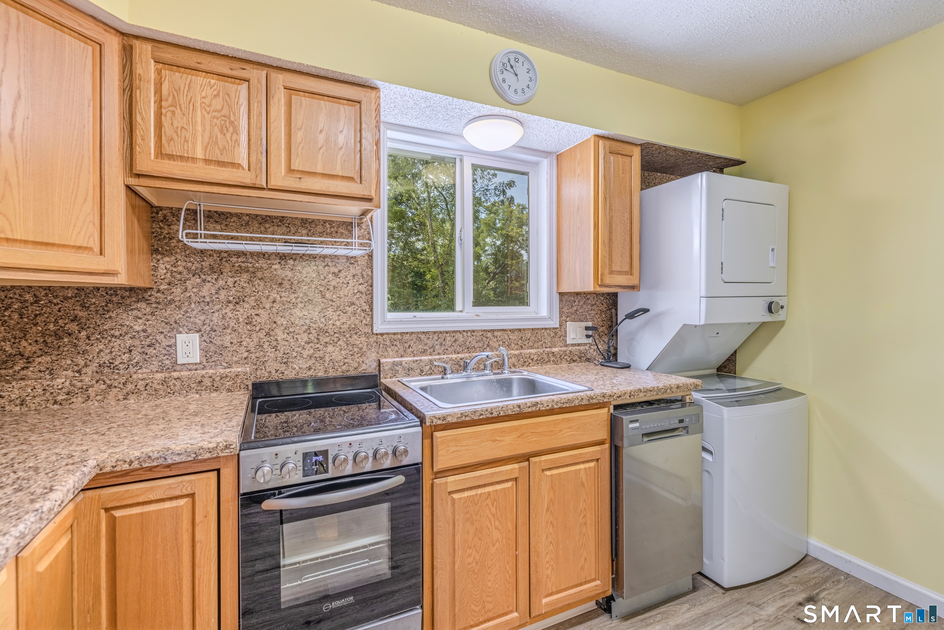 981 Storrs Road photo 22