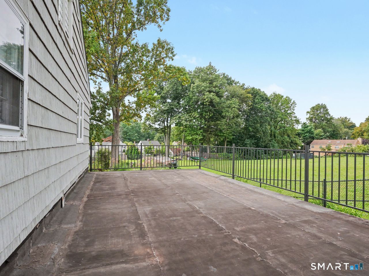 100 Lakeshore Terrace photo 8