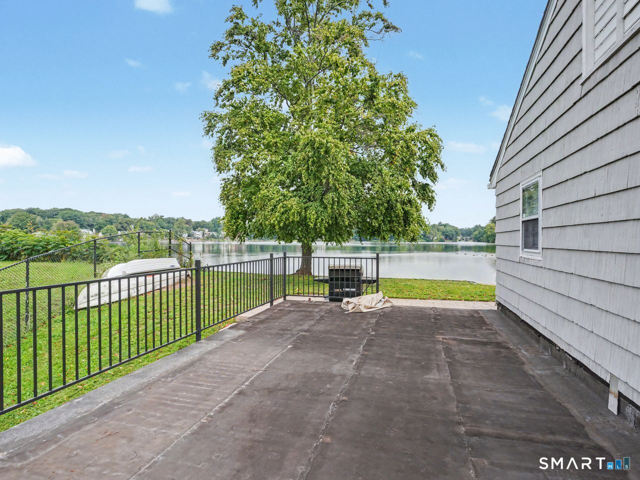 100 Lakeshore Terrace photo 9