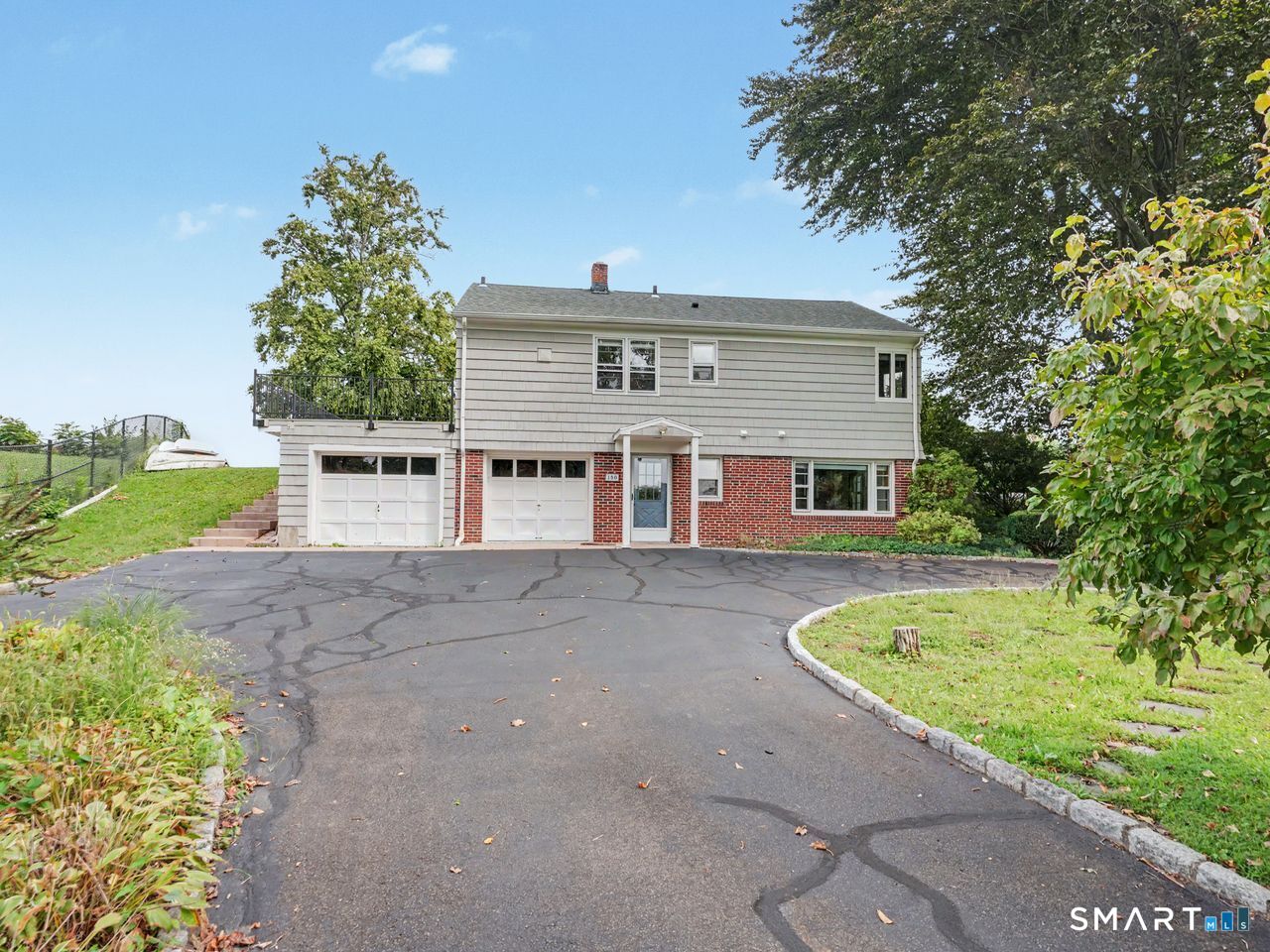 100 Lakeshore Terrace