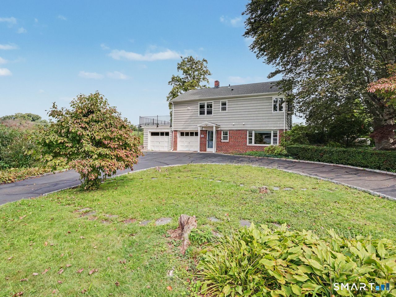 100 Lakeshore Terrace photo 2