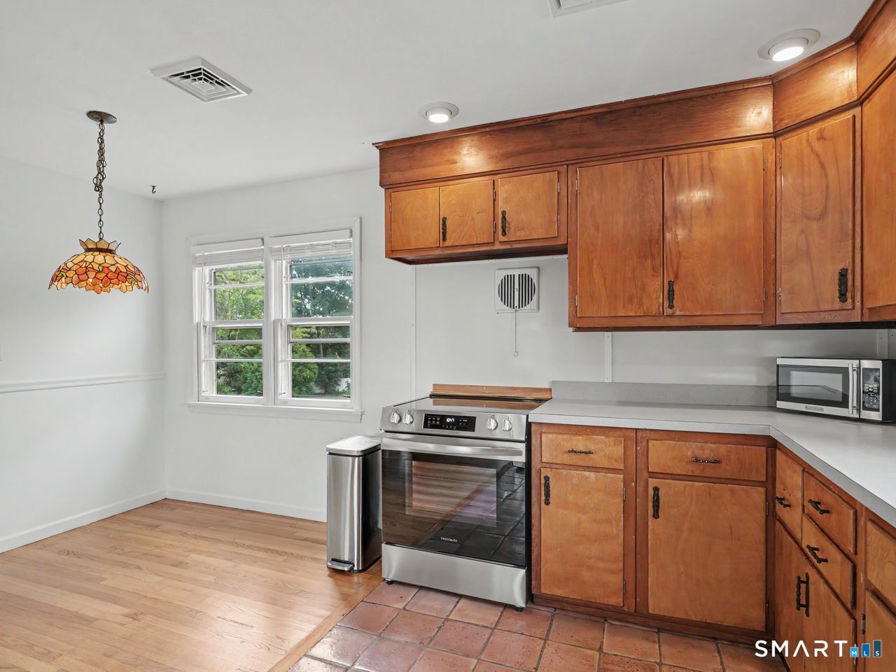 100 Lakeshore Terrace photo 28