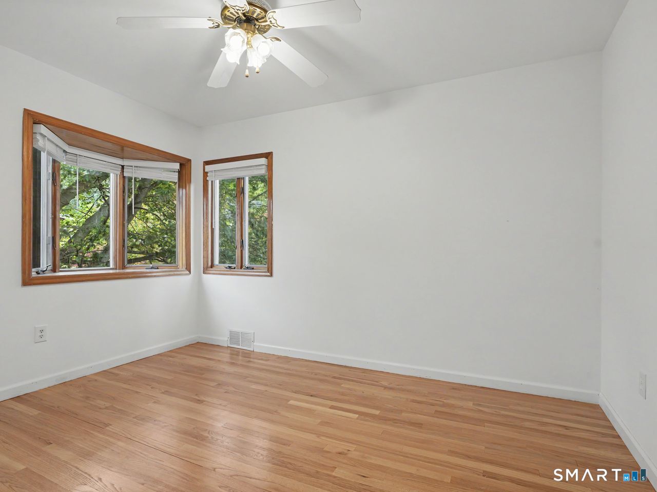 100 Lakeshore Terrace photo 29