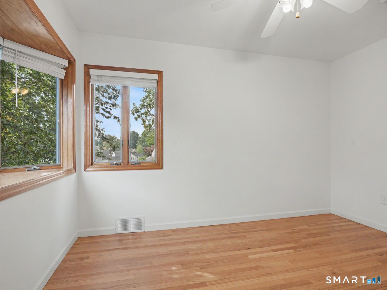 100 Lakeshore Terrace photo 30