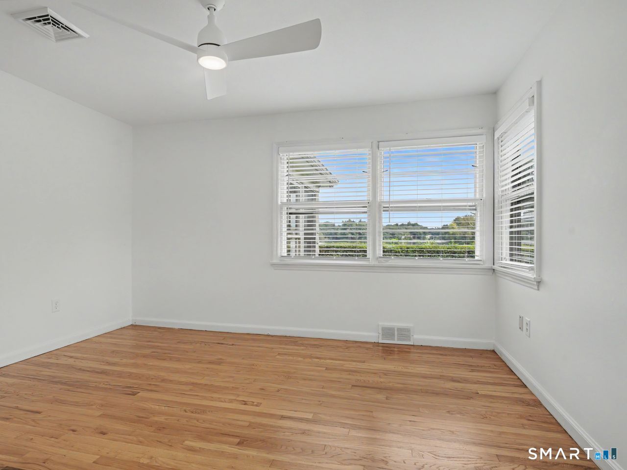 100 Lakeshore Terrace photo 35