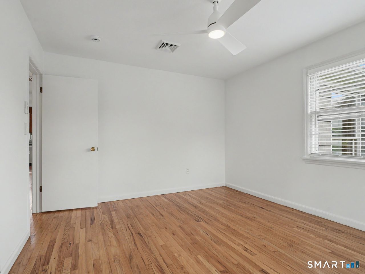 100 Lakeshore Terrace photo 36