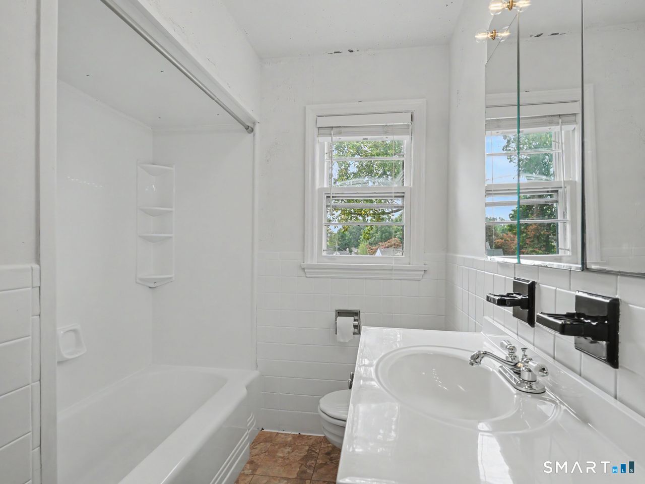 100 Lakeshore Terrace photo 37