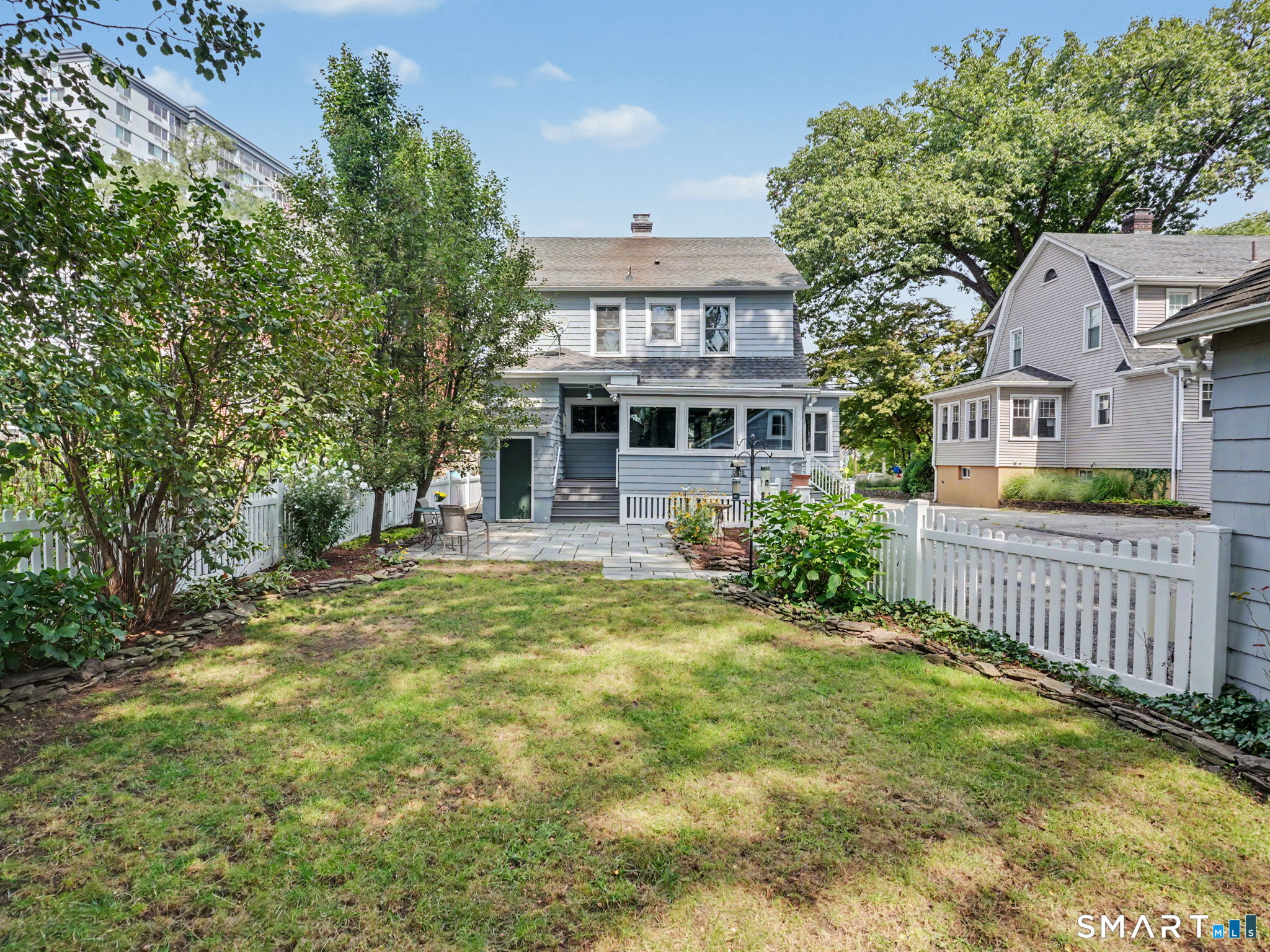 25 Hillandale Avenue photo 36