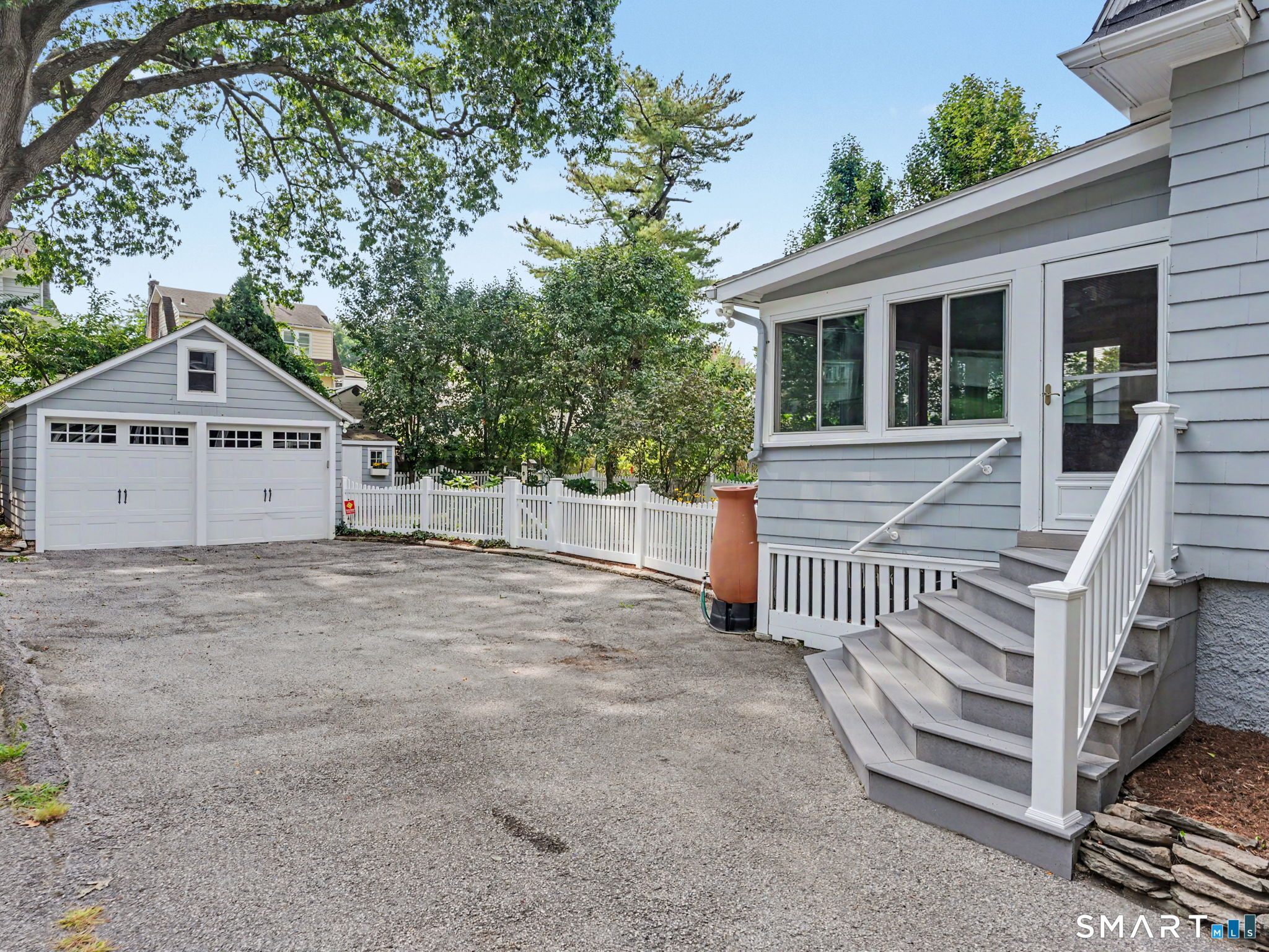 25 Hillandale Avenue photo 39