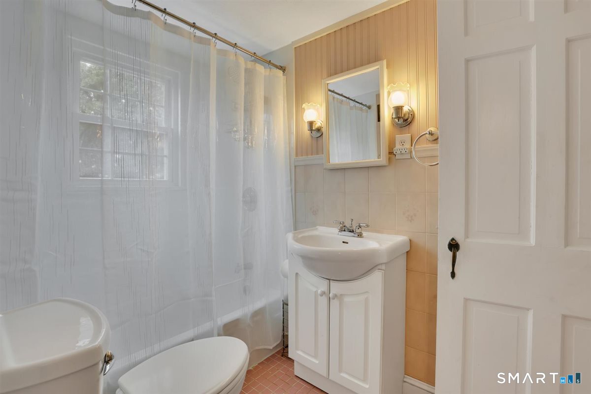 81 Lydale Place photo 22