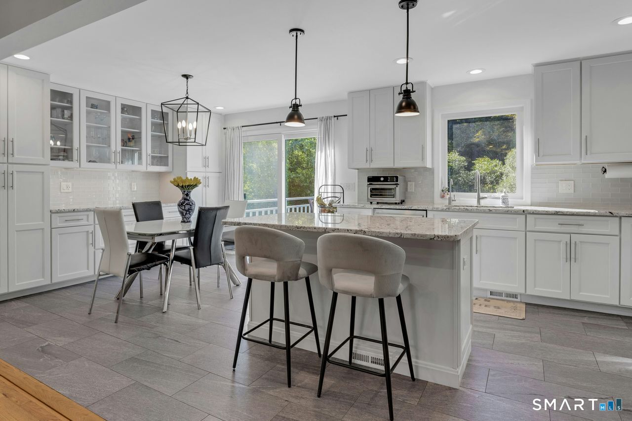 40 Greenridge Drive photo 10