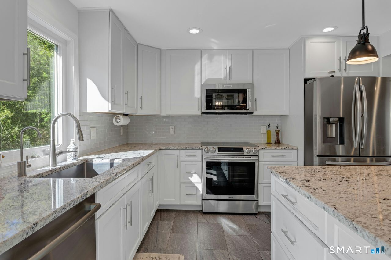 40 Greenridge Drive photo 11
