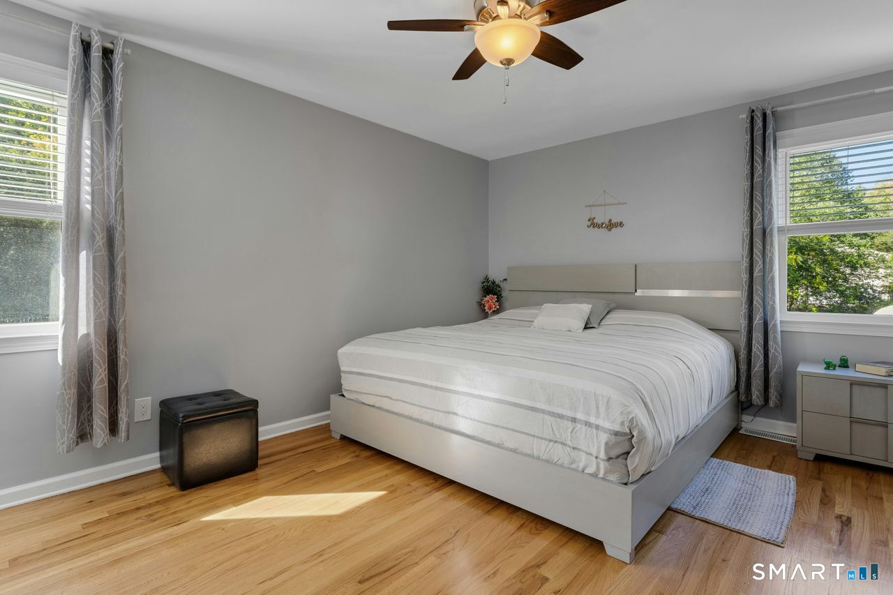 40 Greenridge Drive photo 15