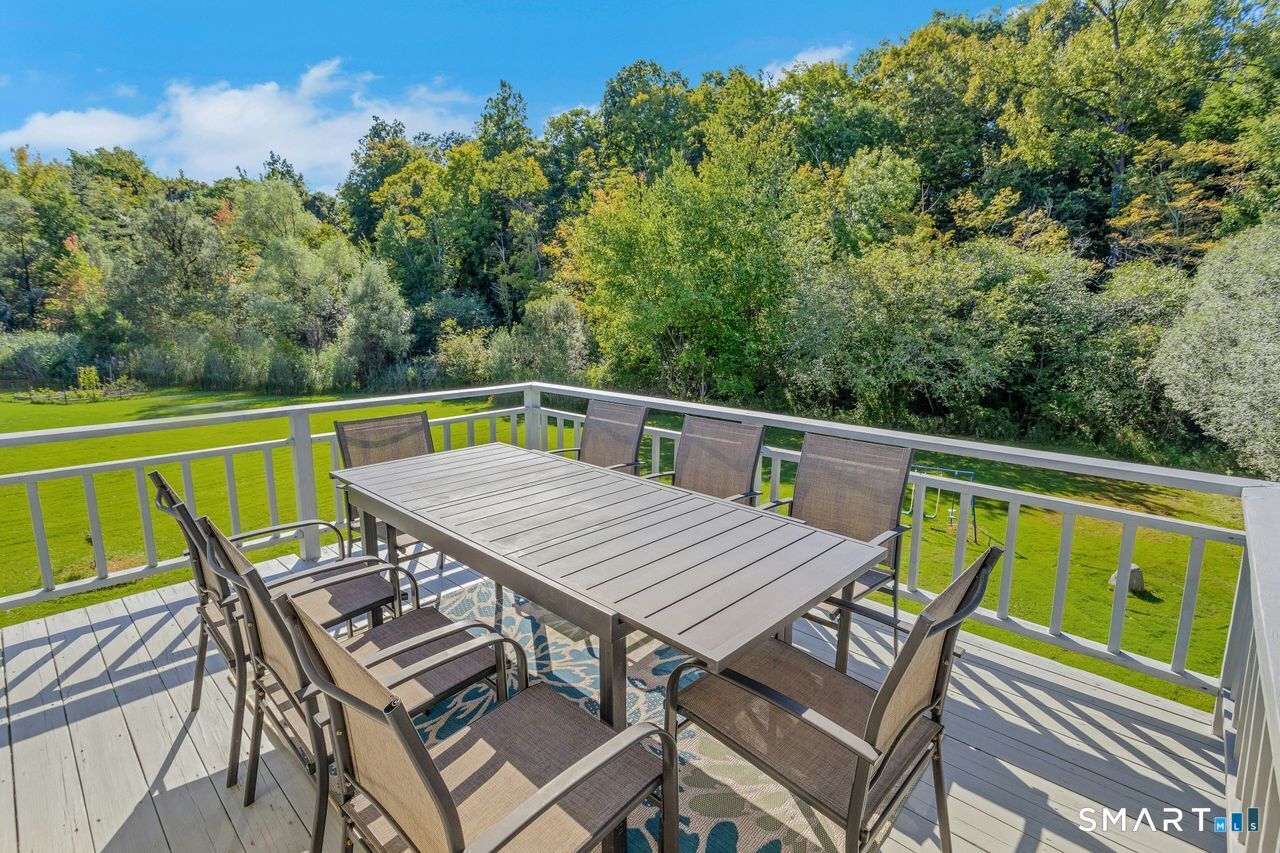 40 Greenridge Drive photo 23