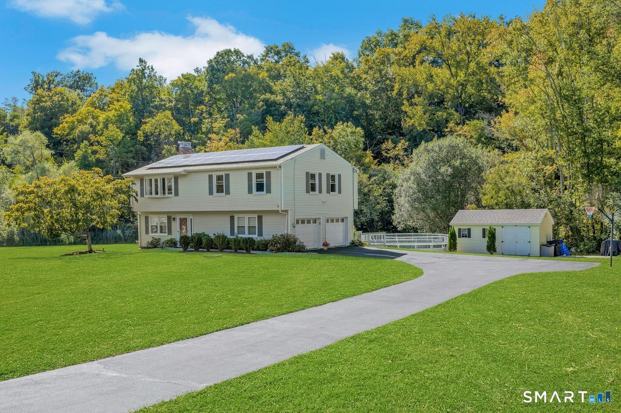 40 Greenridge Drive photo 28