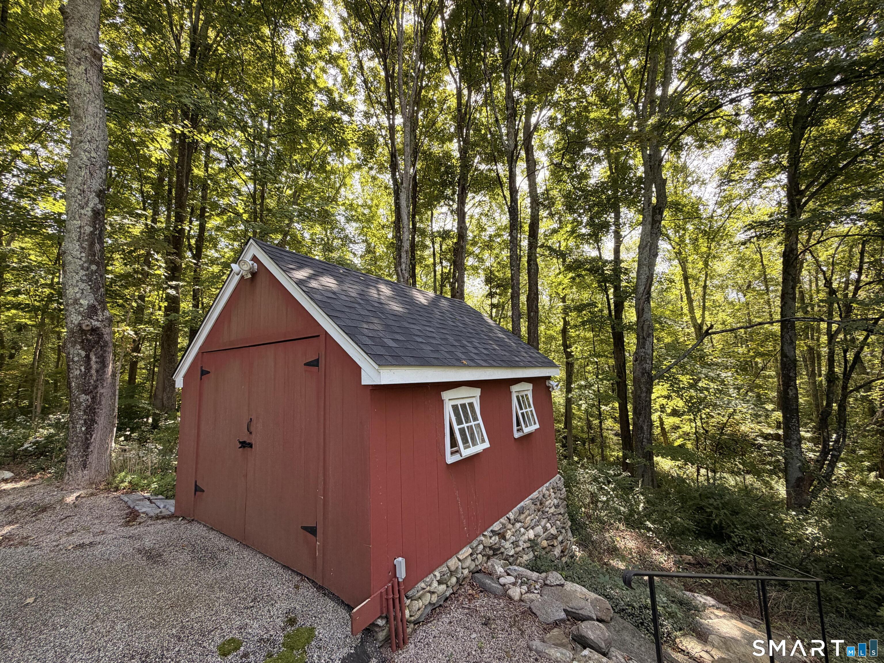 106 Sherwood Road photo 3