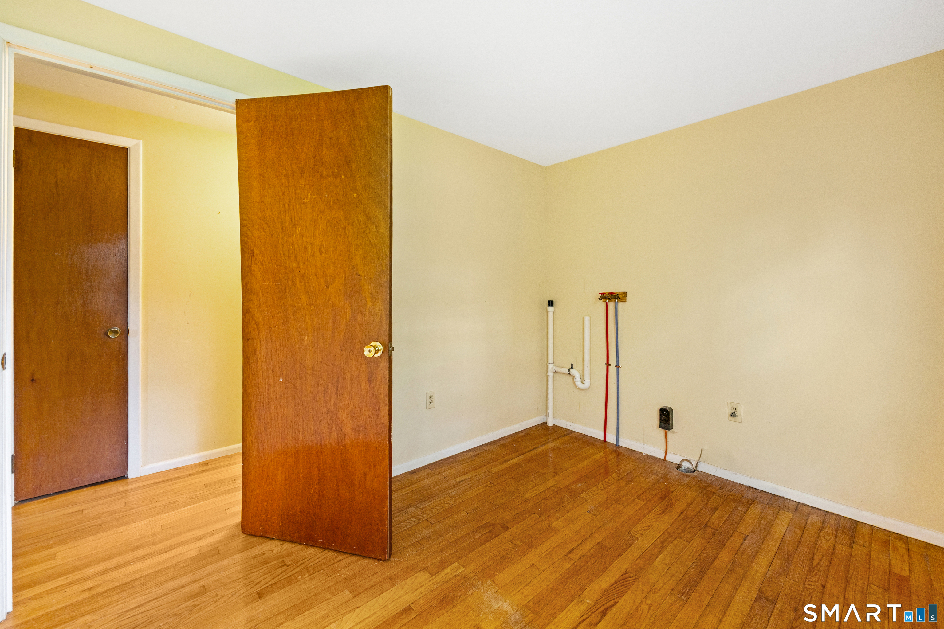 233 Forest Lane photo 13