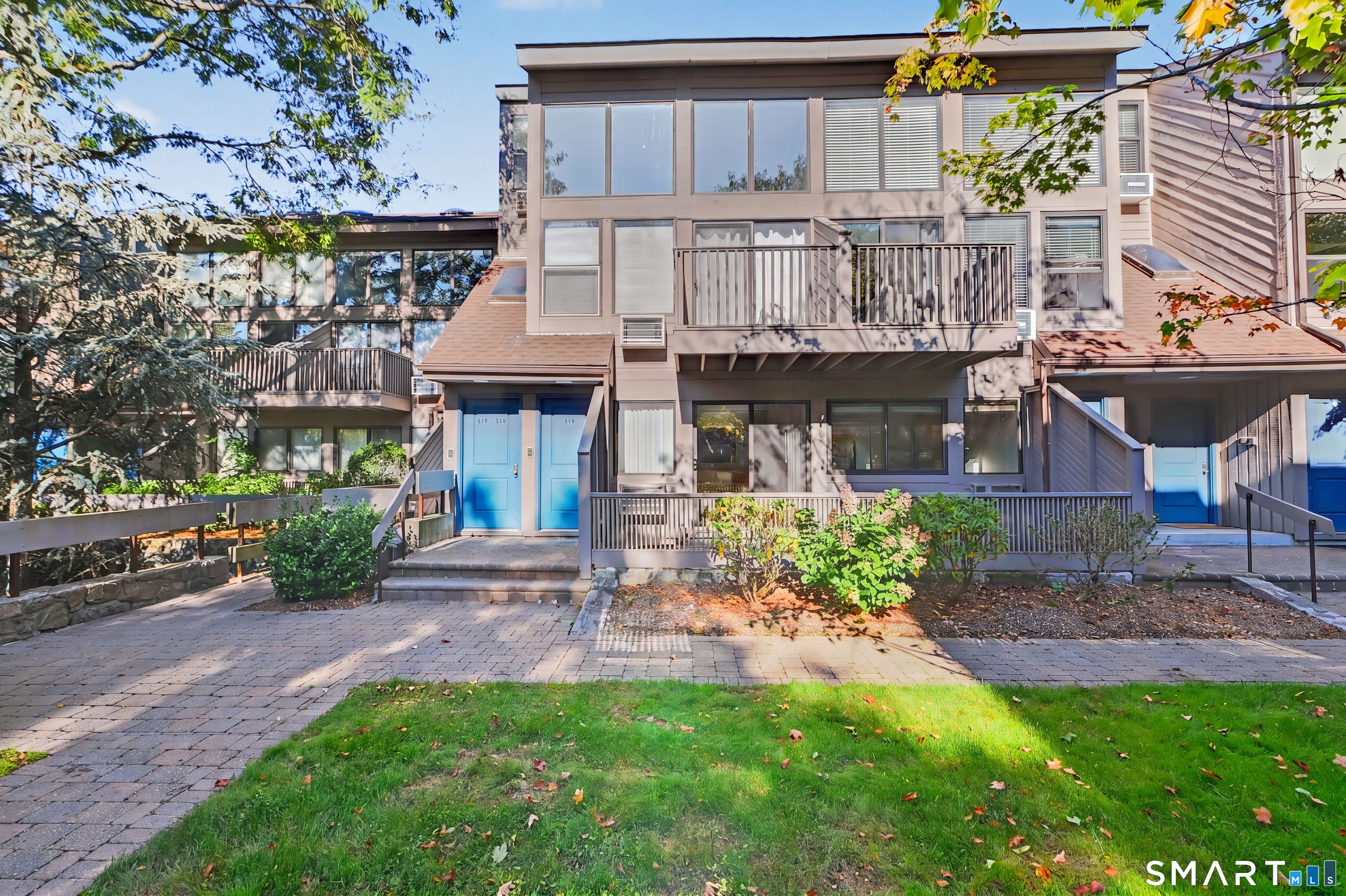 1465 East Putnam Avenue, Greenwich, Connecticut photo 1
