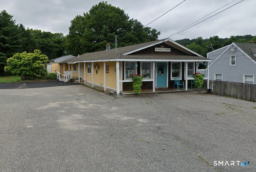 Commercial Building, currently occupied by Stitch Chicks