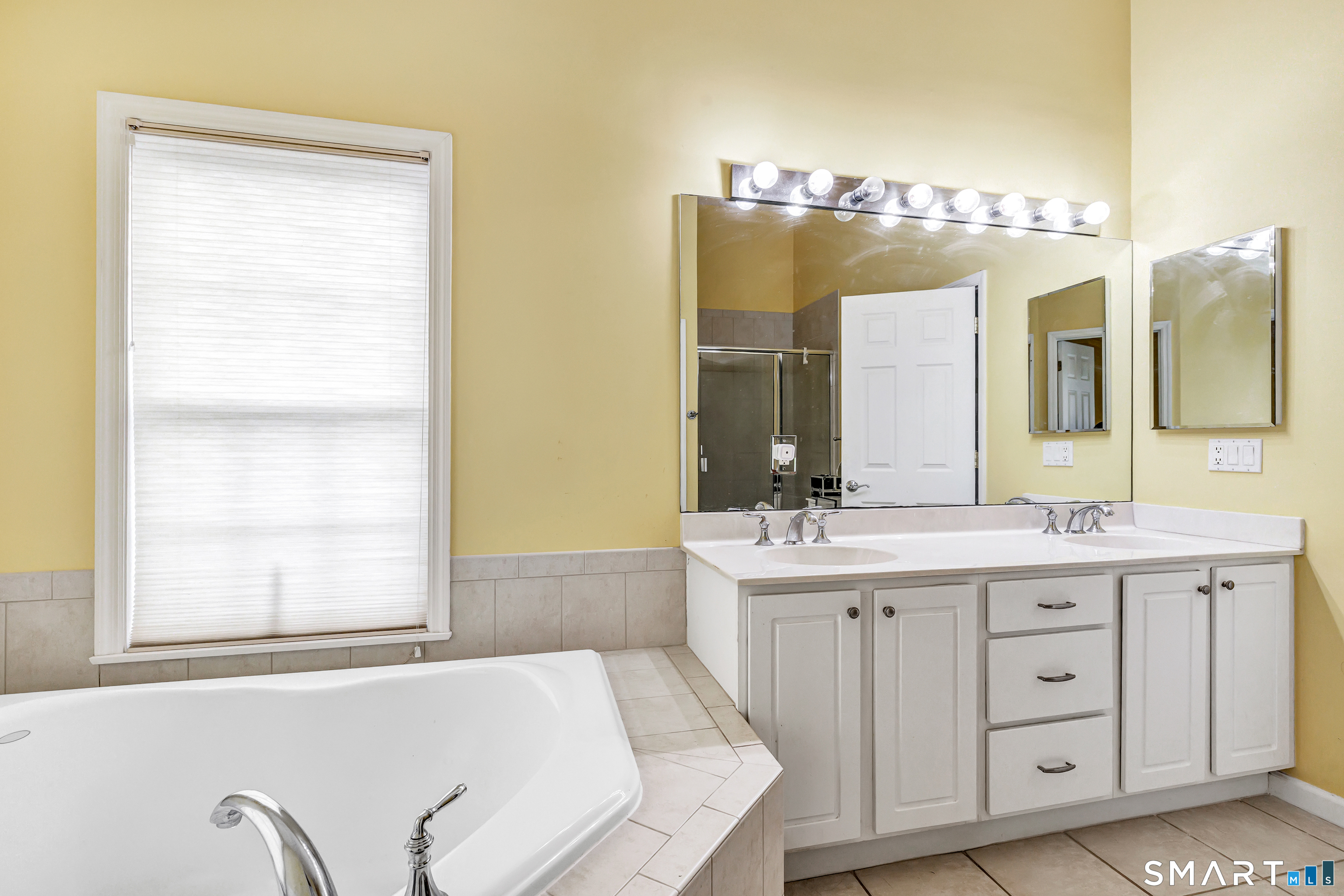 17 Traditions Boulevard photo 31