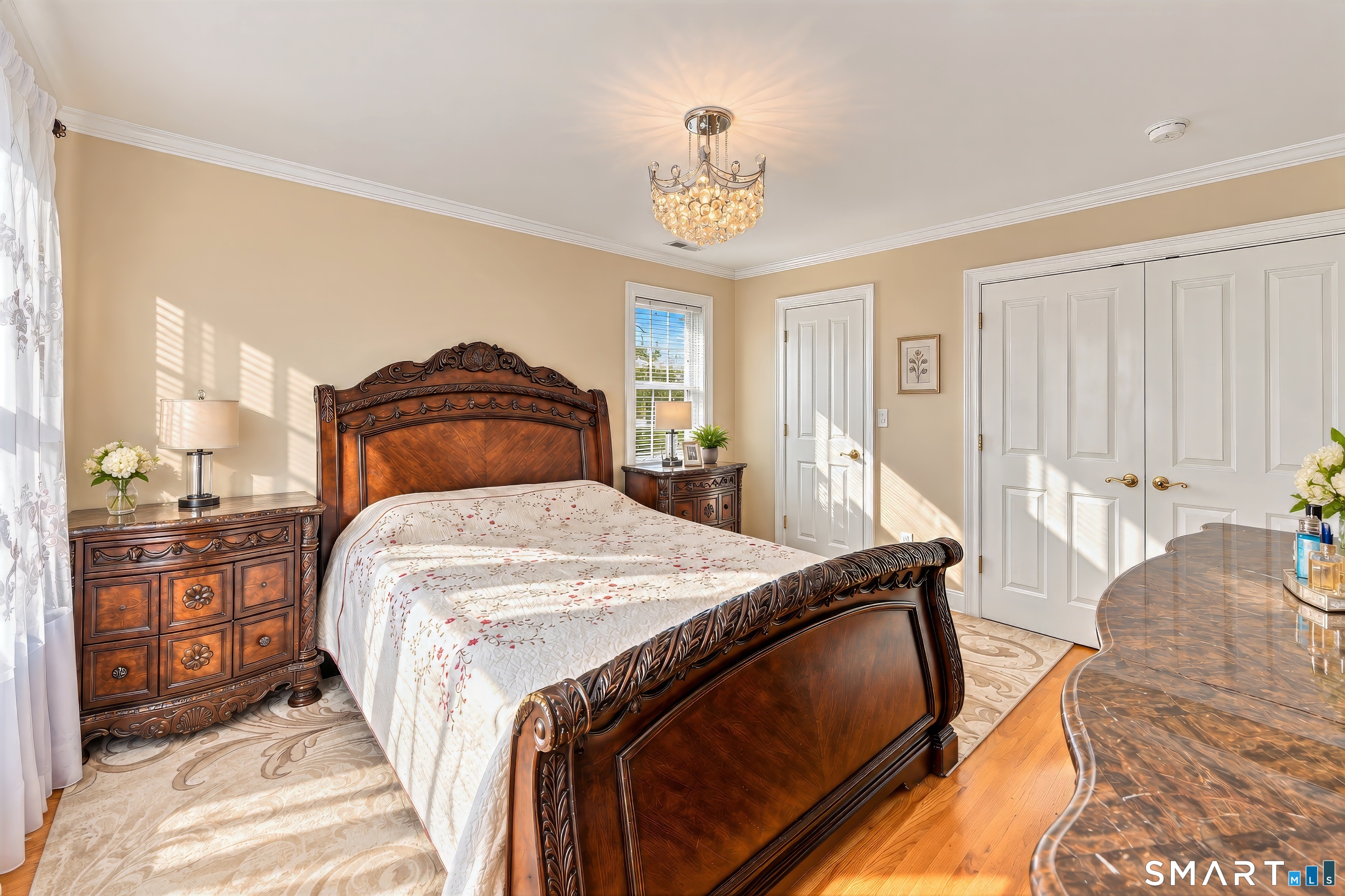 54 Saint Charles Avenue photo 13