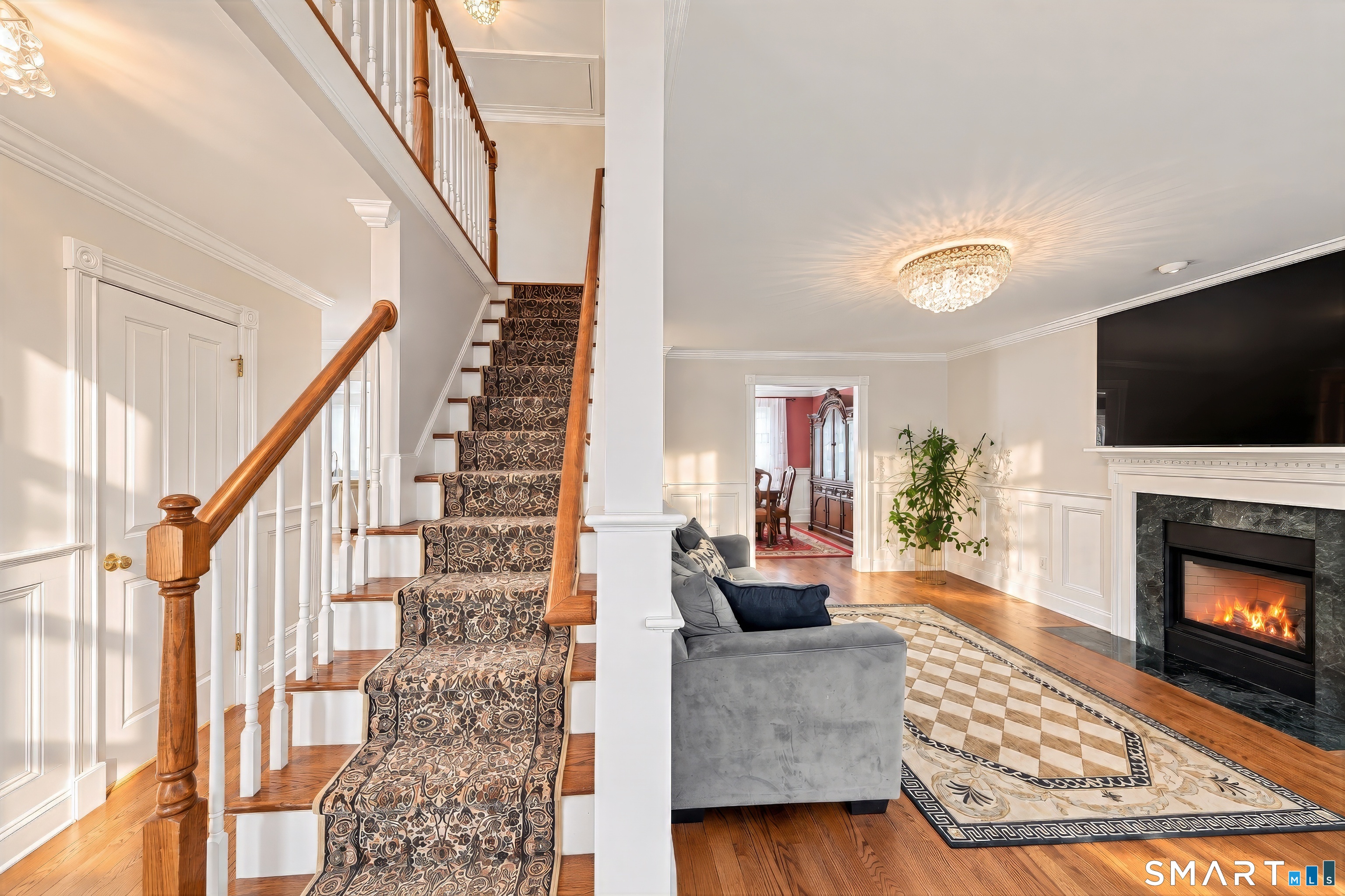54 Saint Charles Avenue photo 9