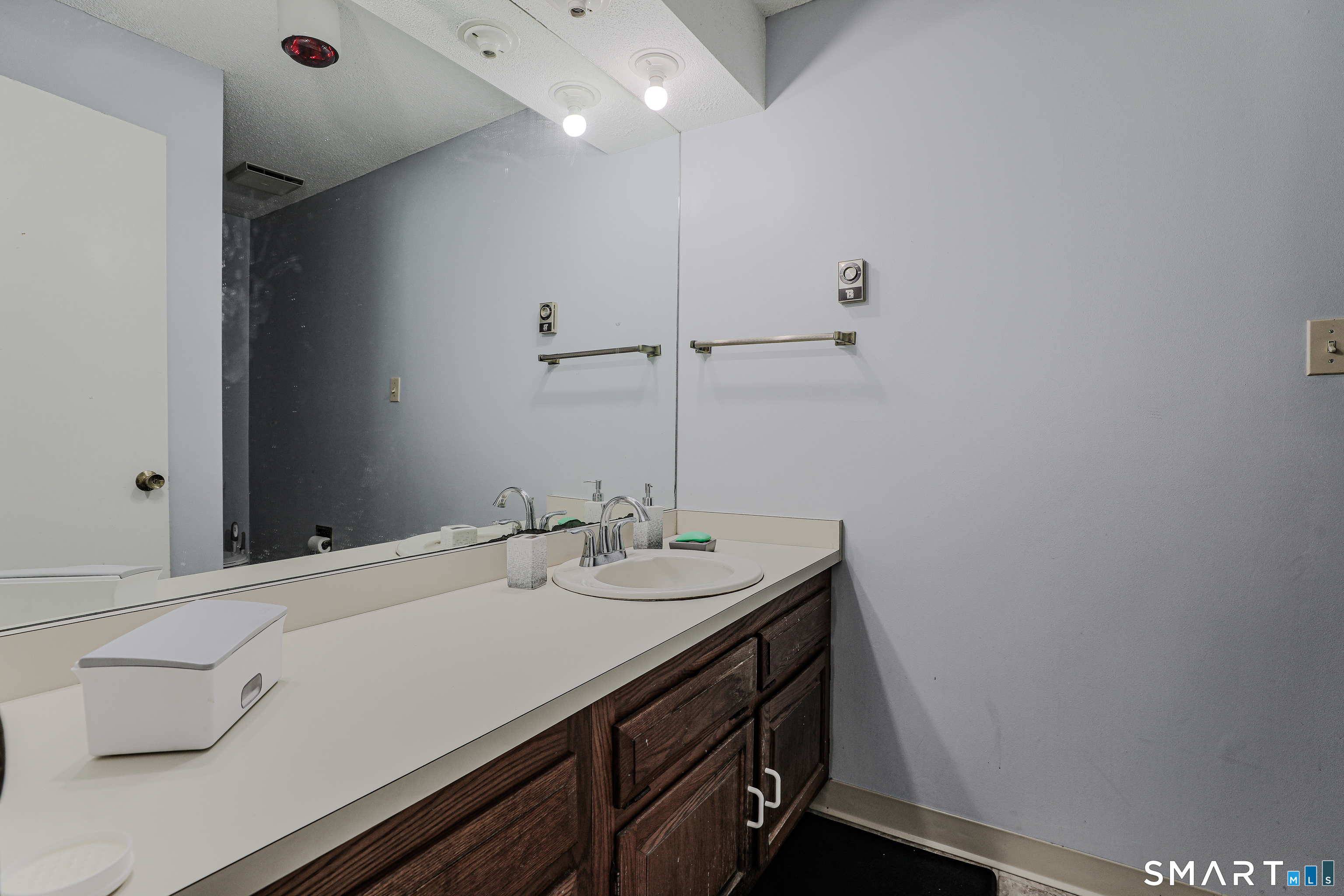 54 Baxter Street photo 12