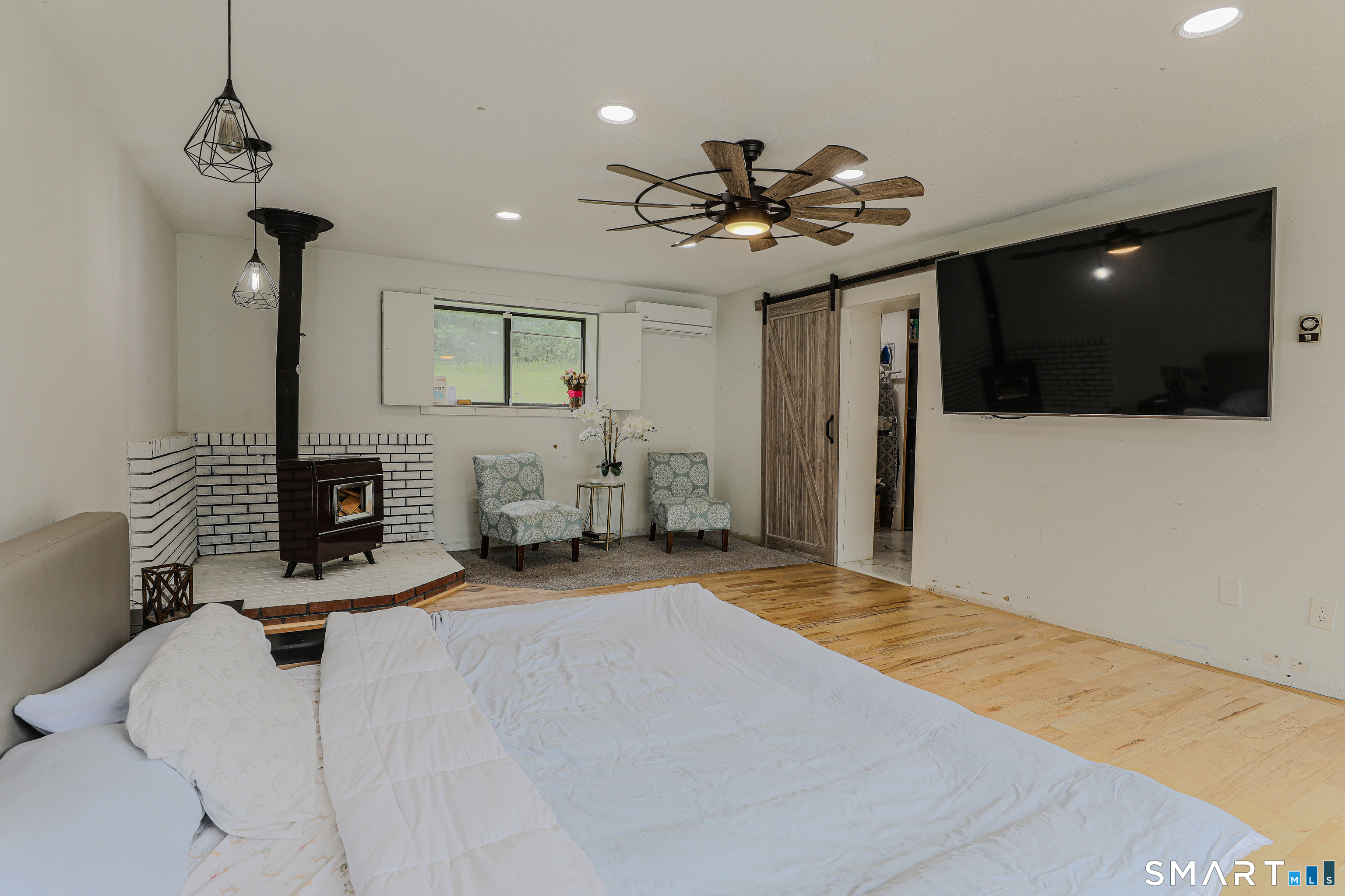54 Baxter Street photo 16