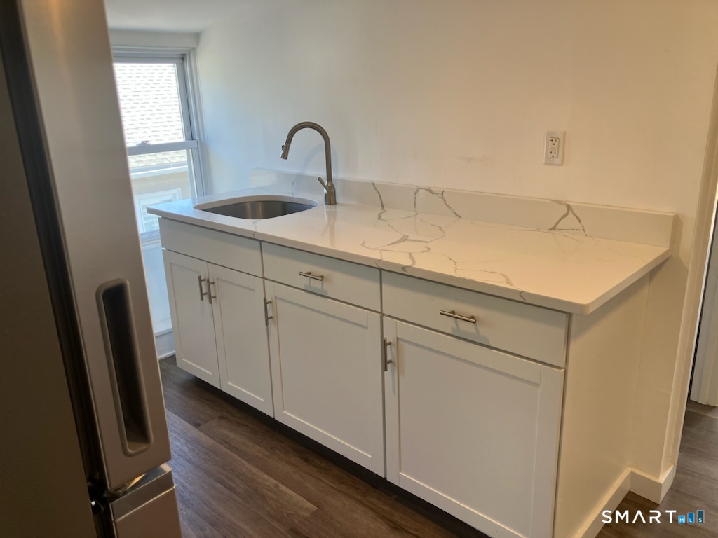 77 Cherry Street photo 2