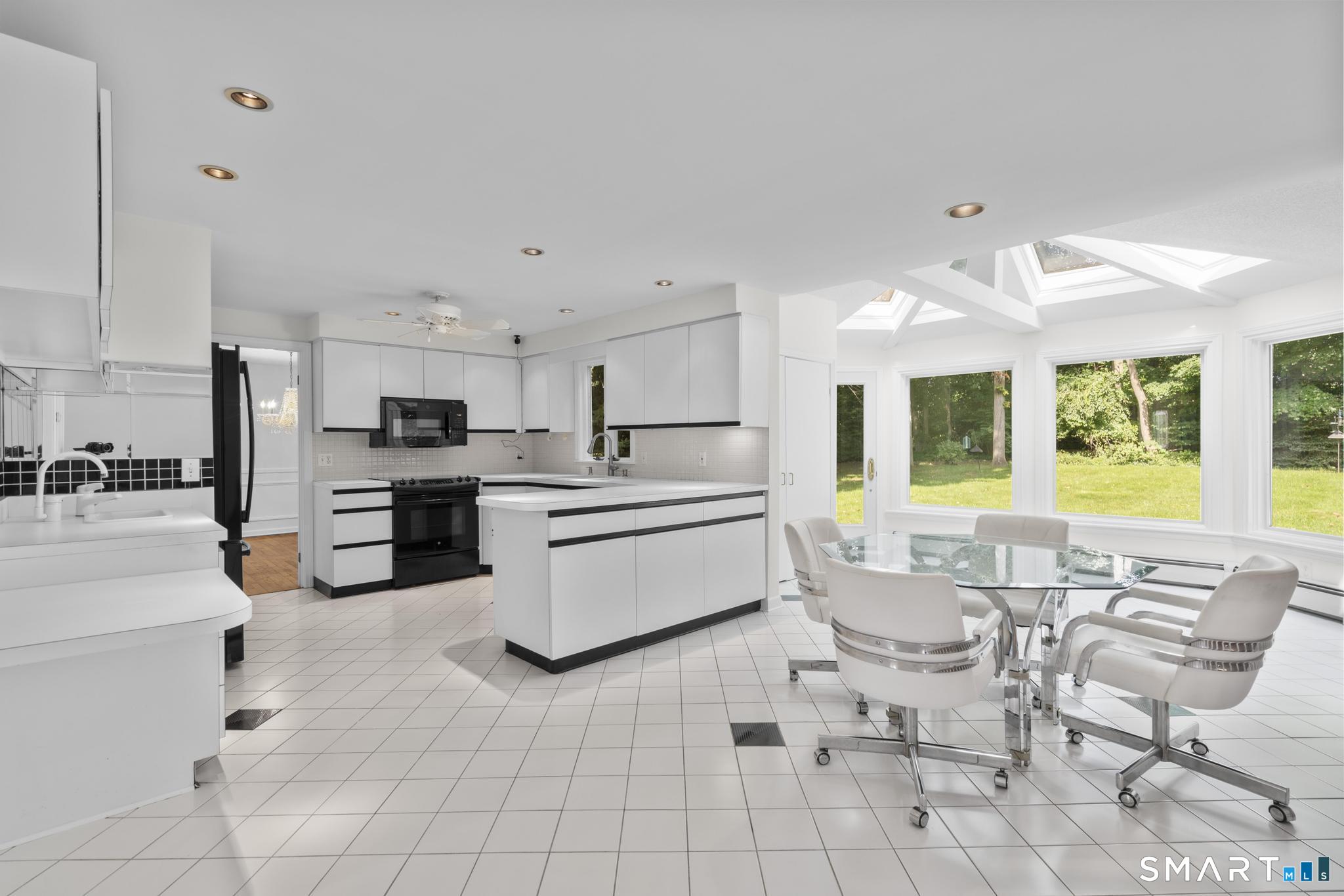 241 Argyle Road photo 9