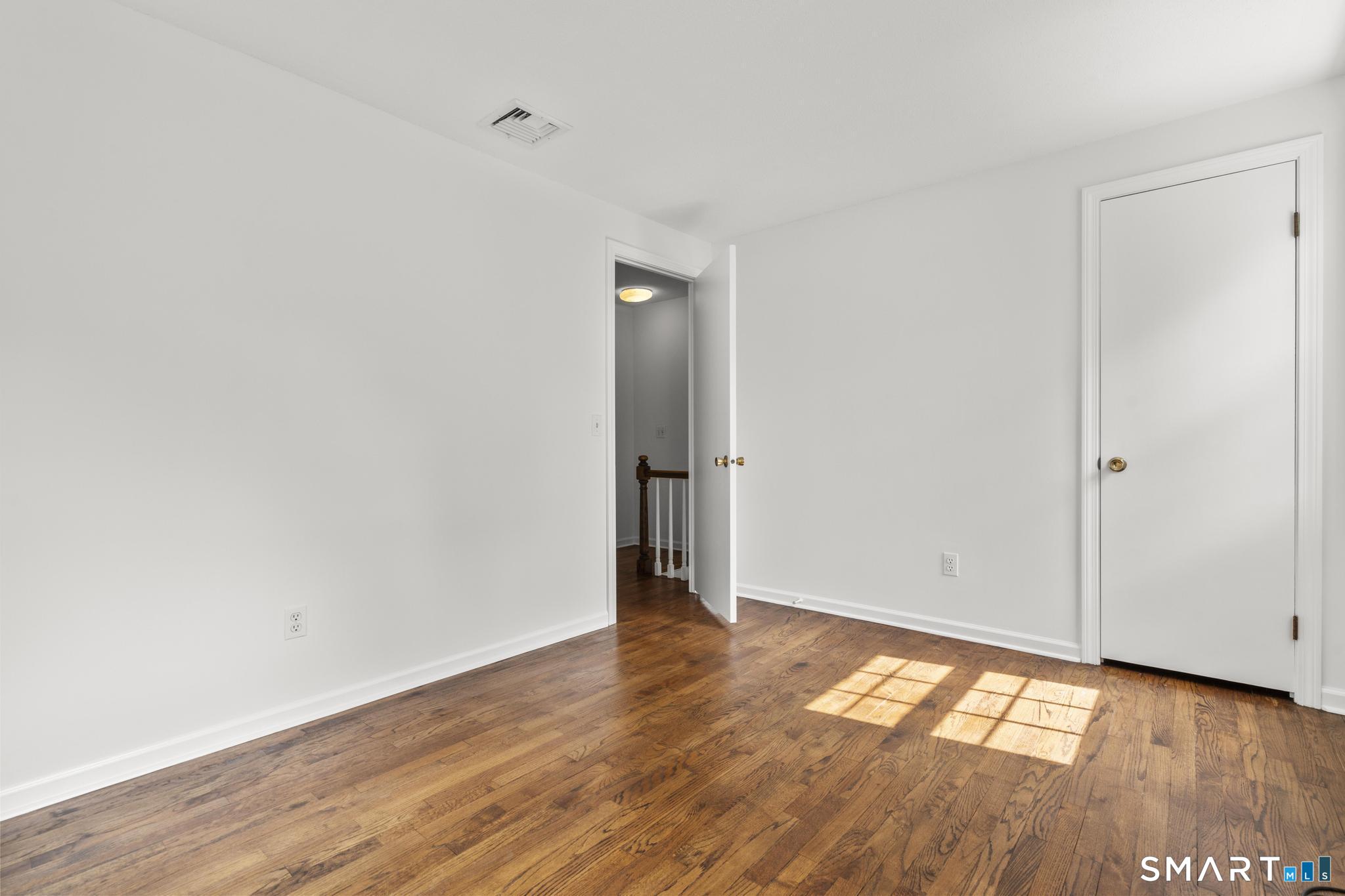 241 Argyle Road photo 31