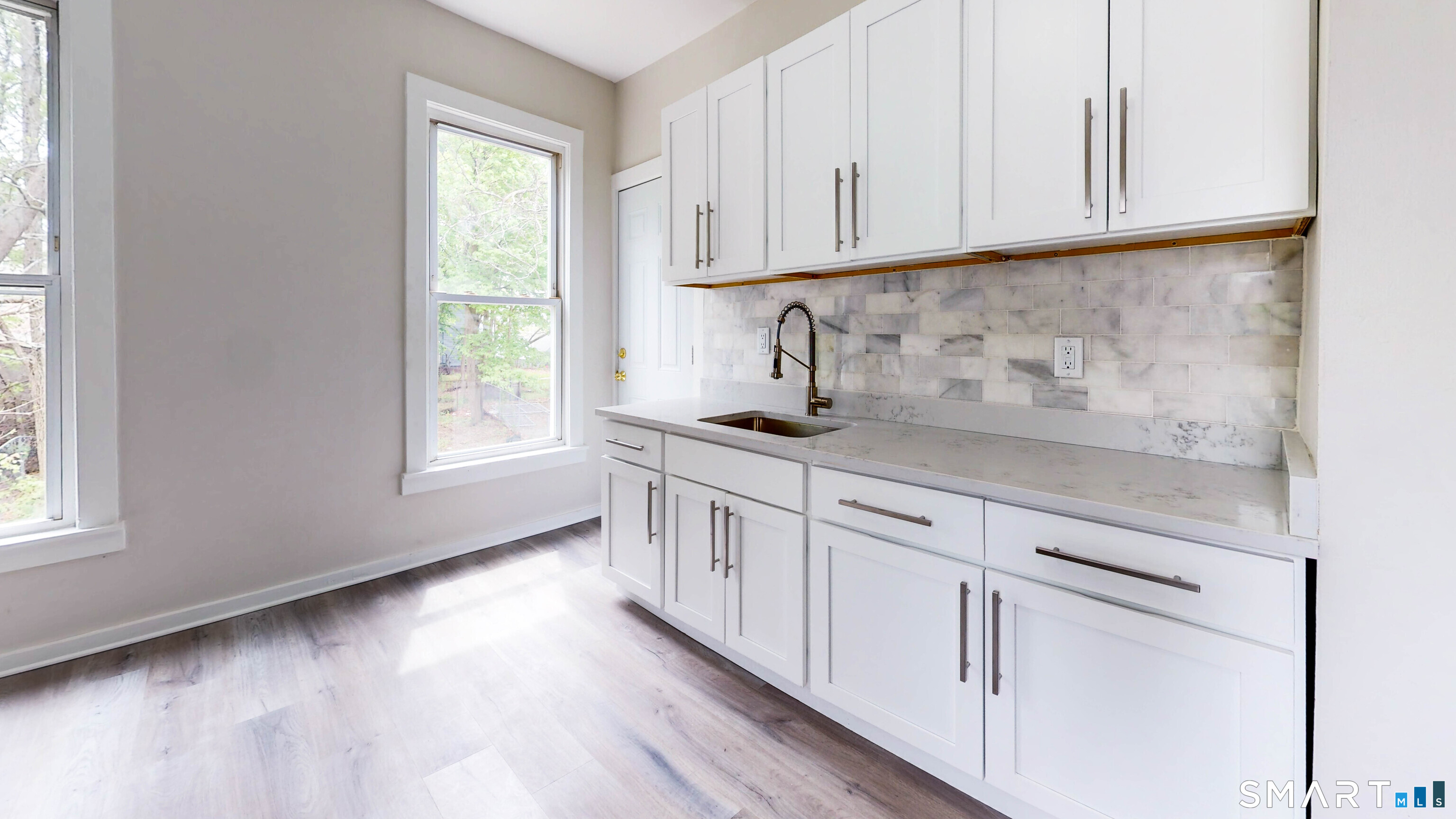 48 Henry Street Unit #2R