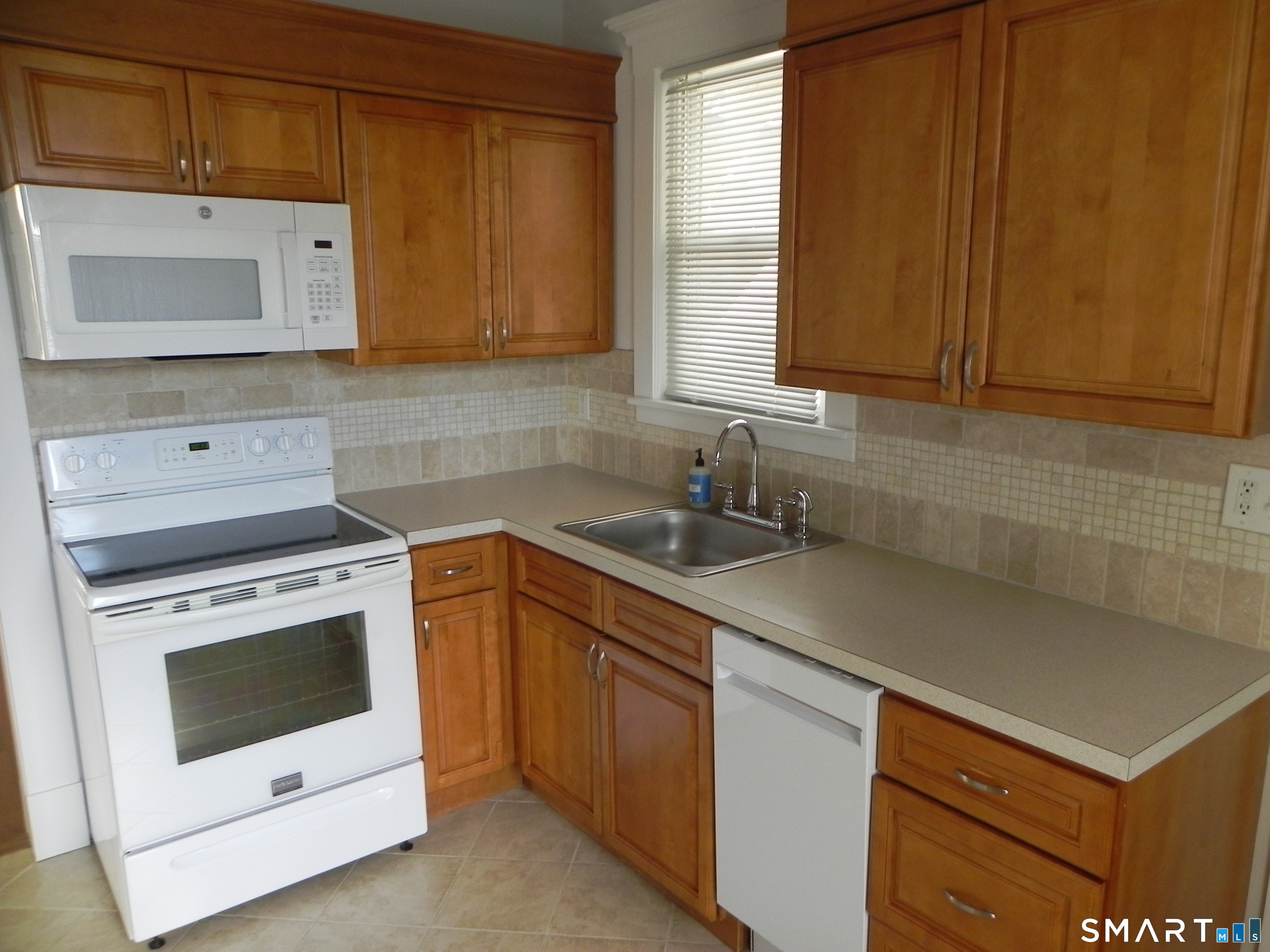 21 Edlie Avenue, Norwalk, Connecticut photo 5