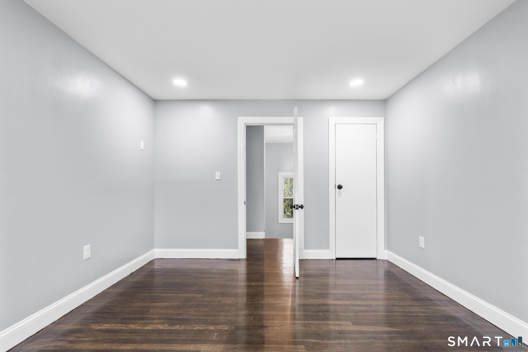 524 Broad Street photo 12