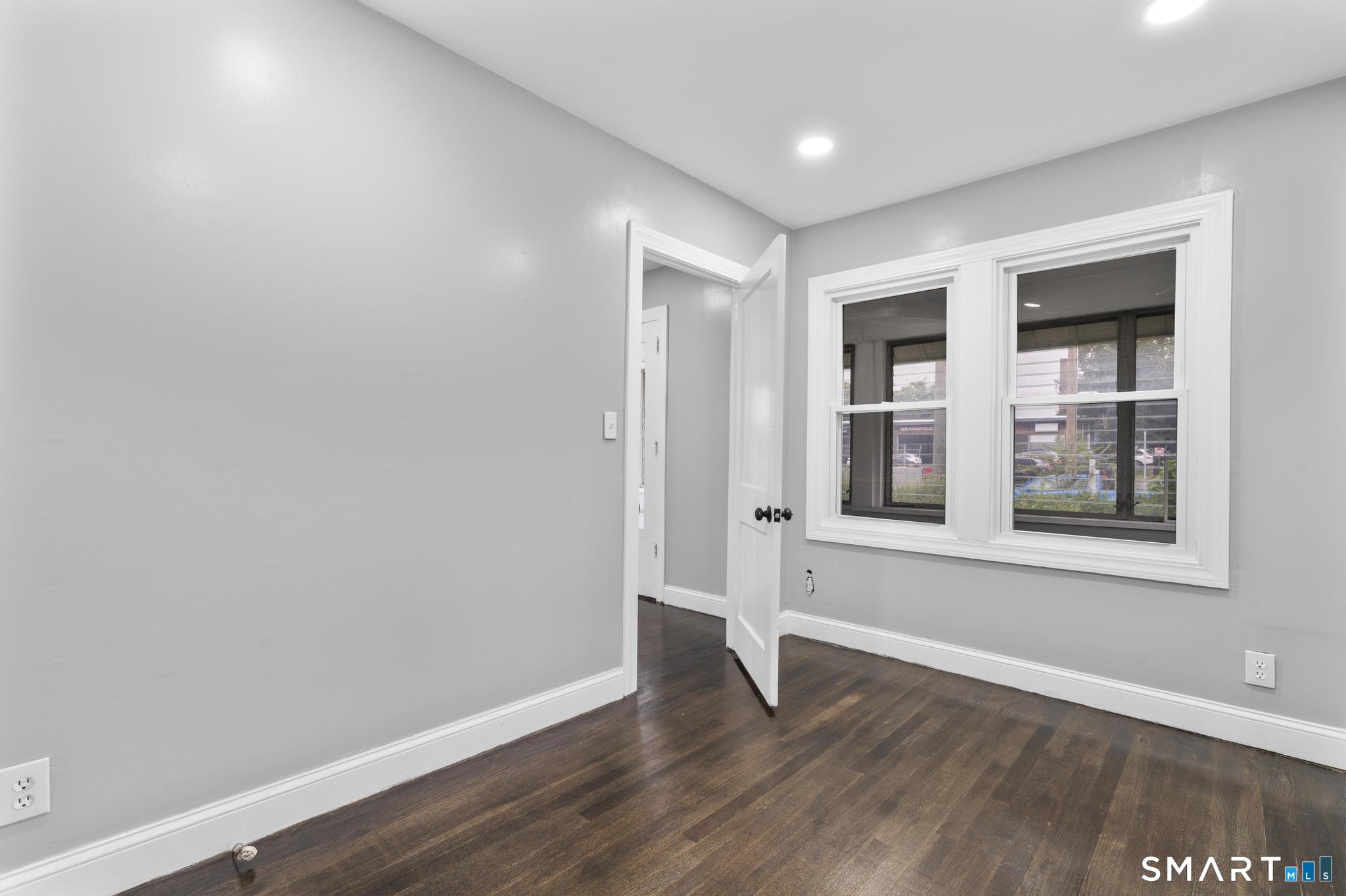 524 Broad Street photo 17