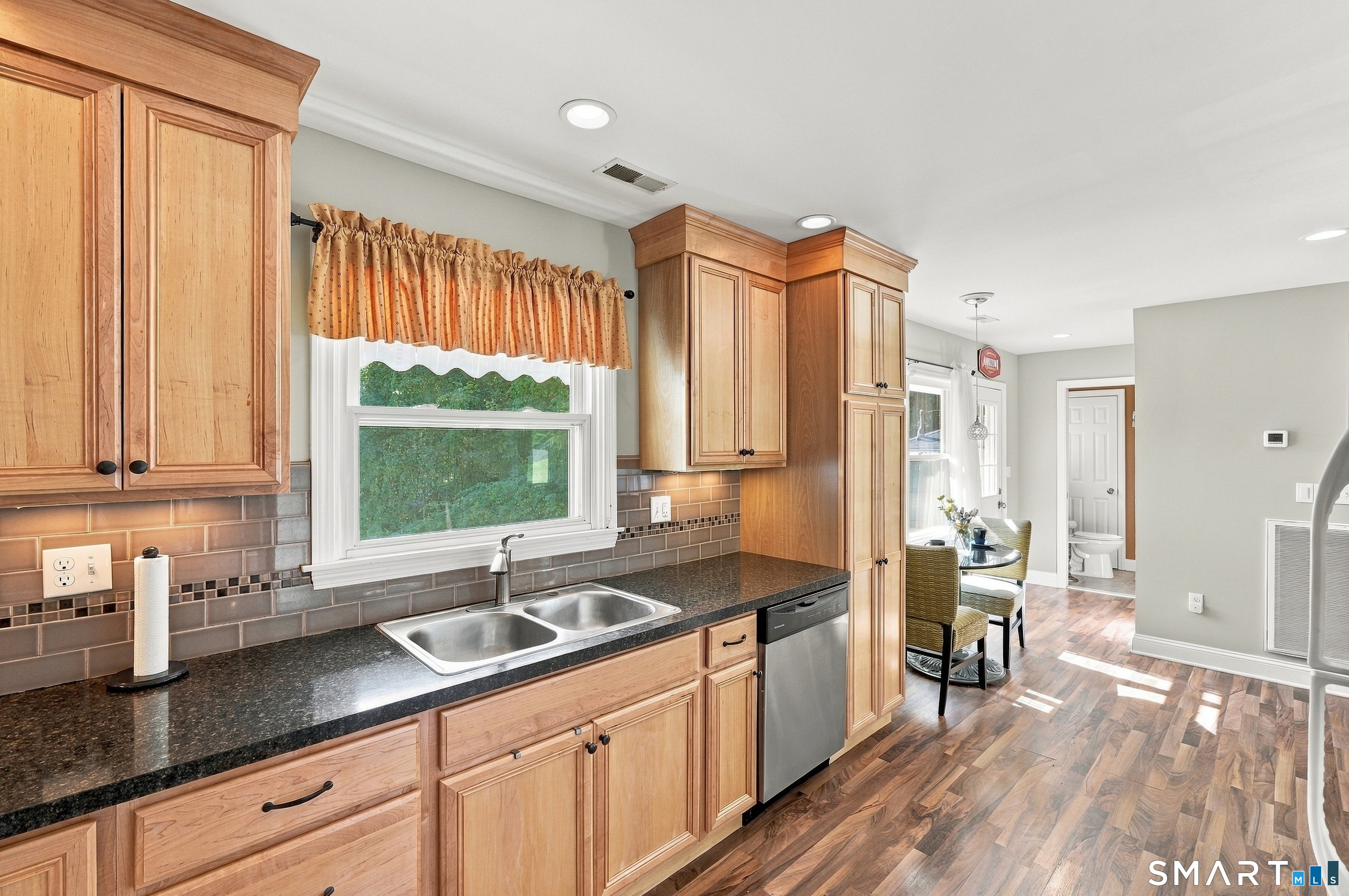 66 South Ridgeland Road photo 13