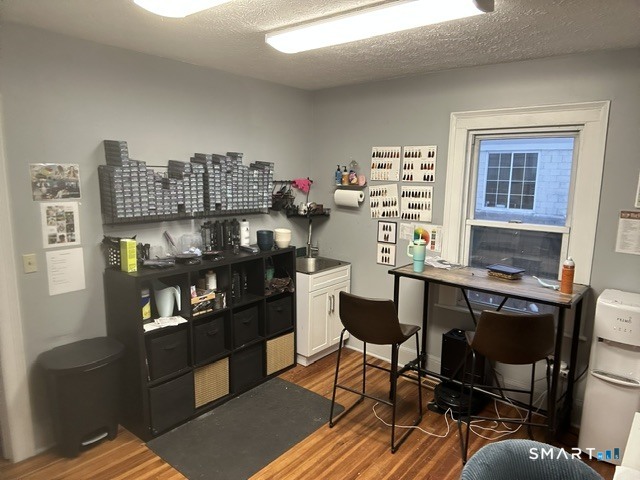 224 Whiting Lane photo 3