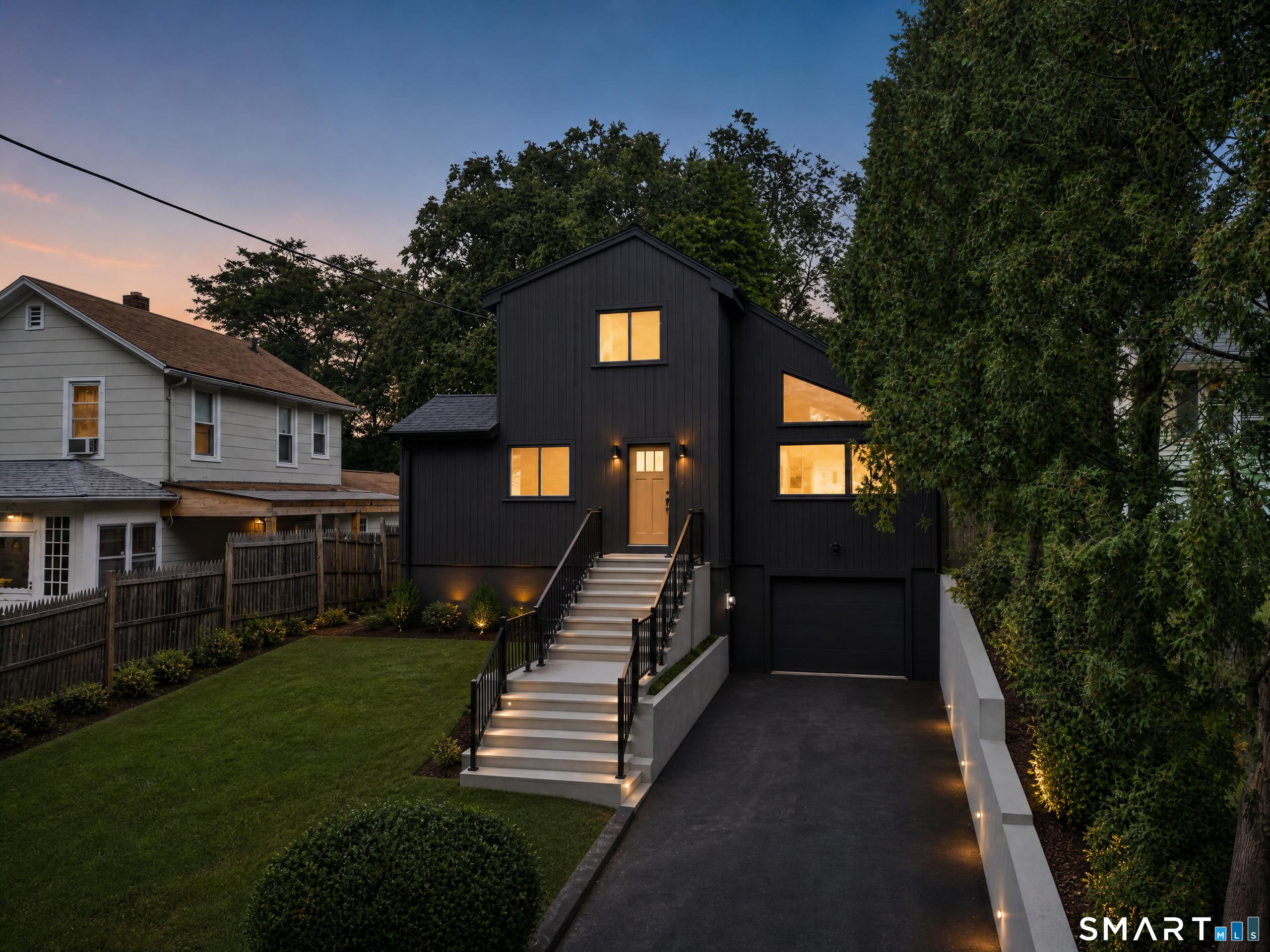 144 Acorn Avenue photo 2